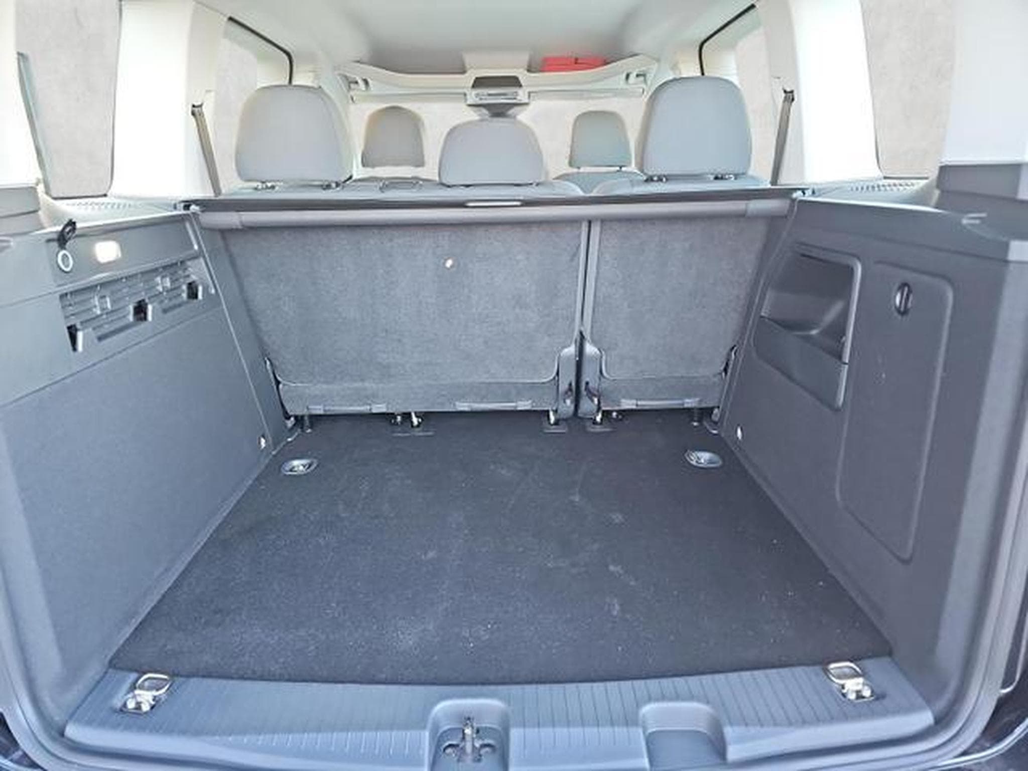 VW Caddy Basis (2026) - Photo 14