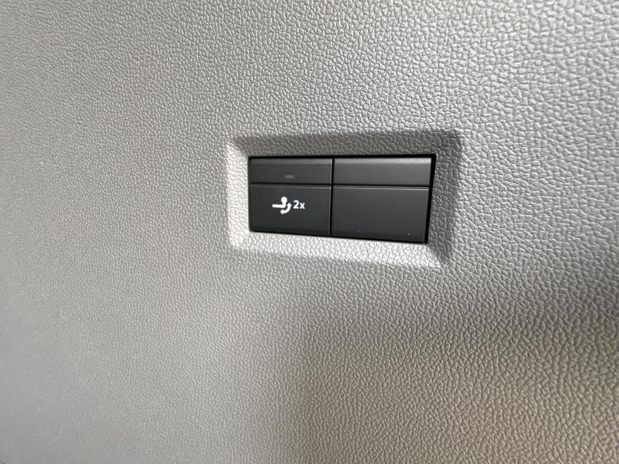 VW T7 Style (2026) - Photo 25