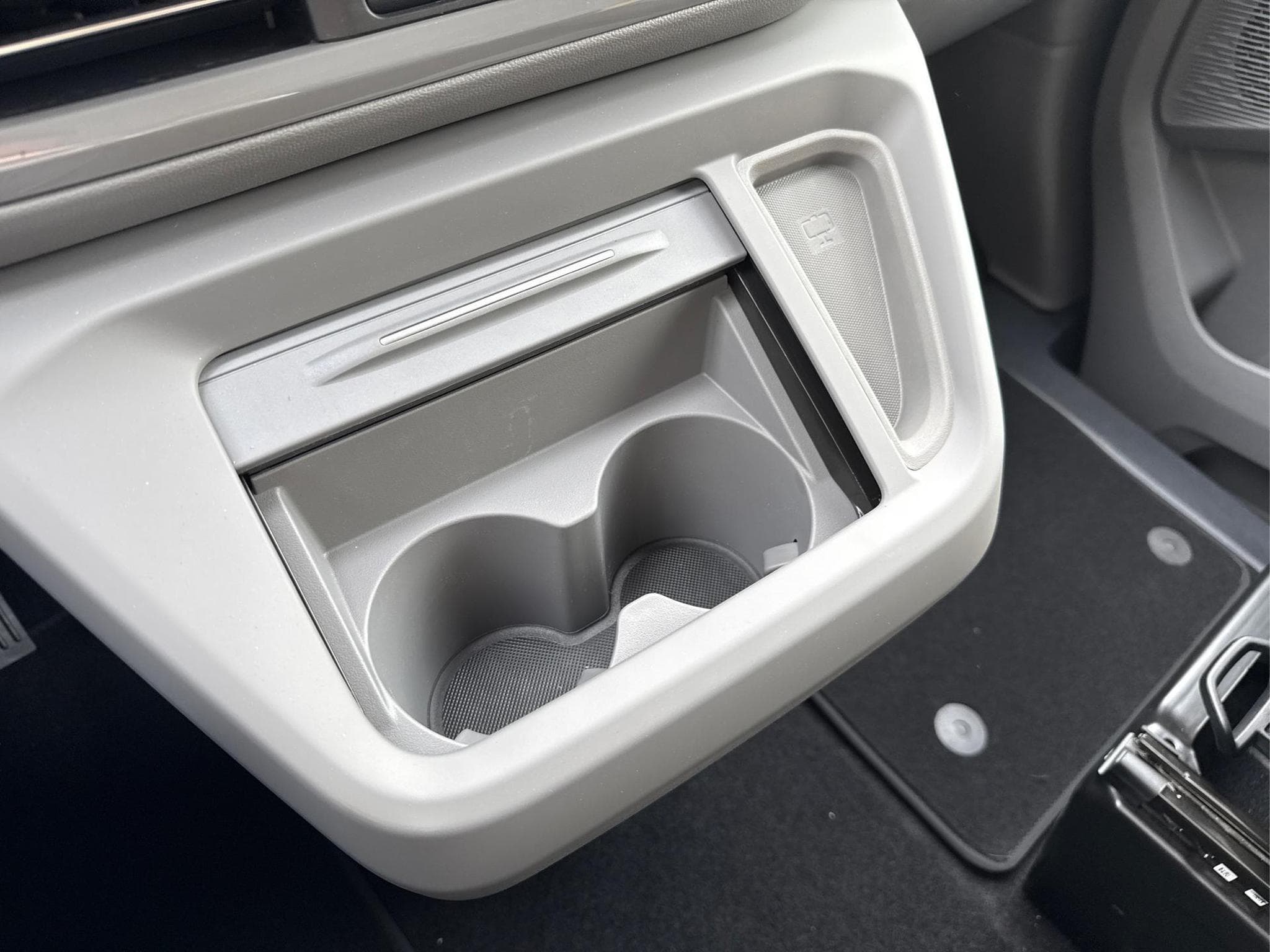 VW T7 Style (2026) - Photo 20