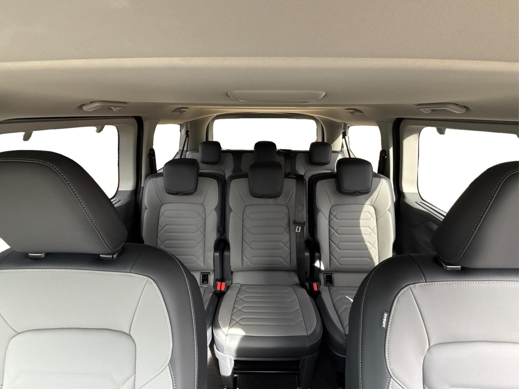 VW T7 Style (2026) - Photo 25