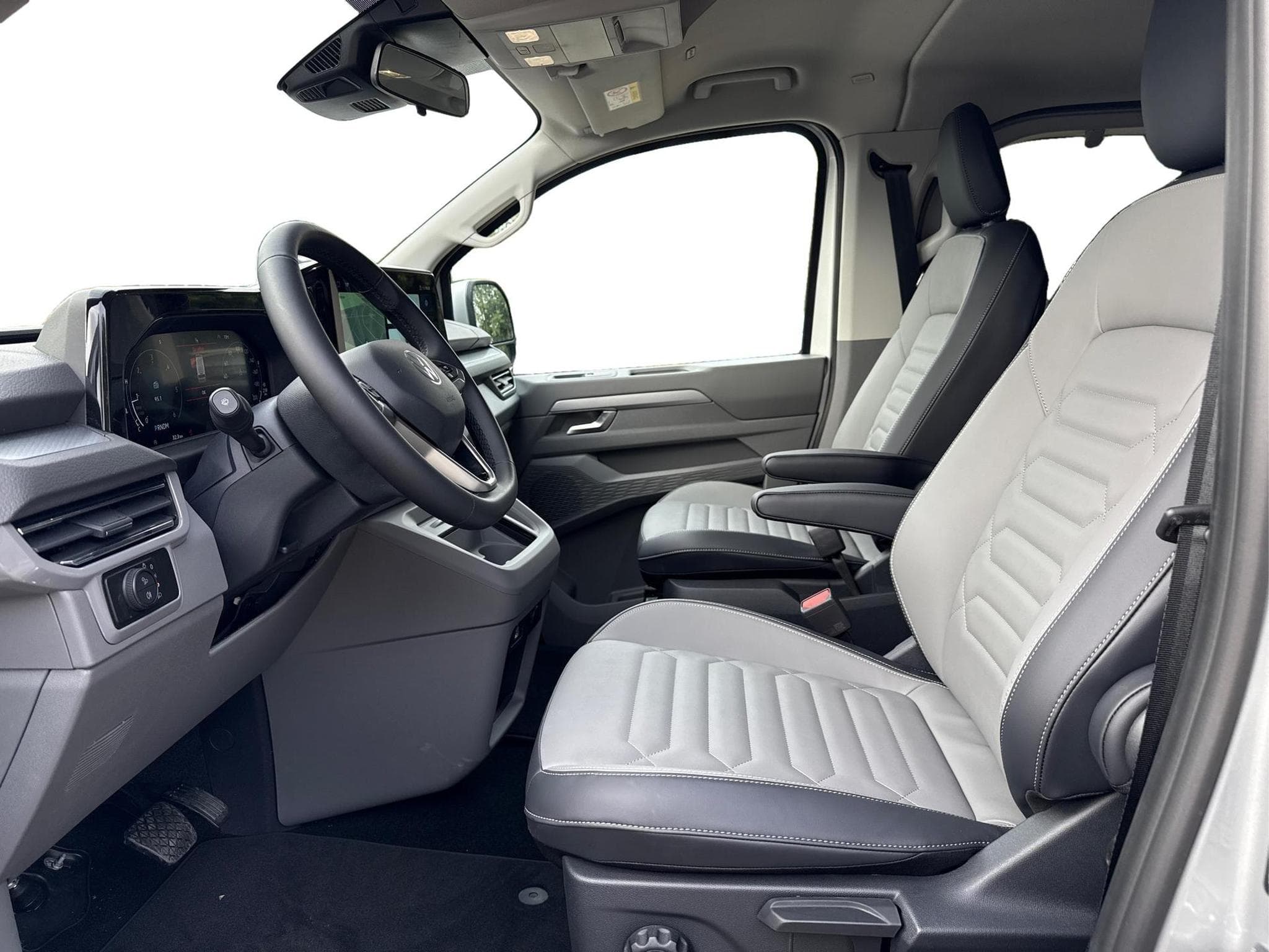 VW T7 Style (2026) - Photo 6