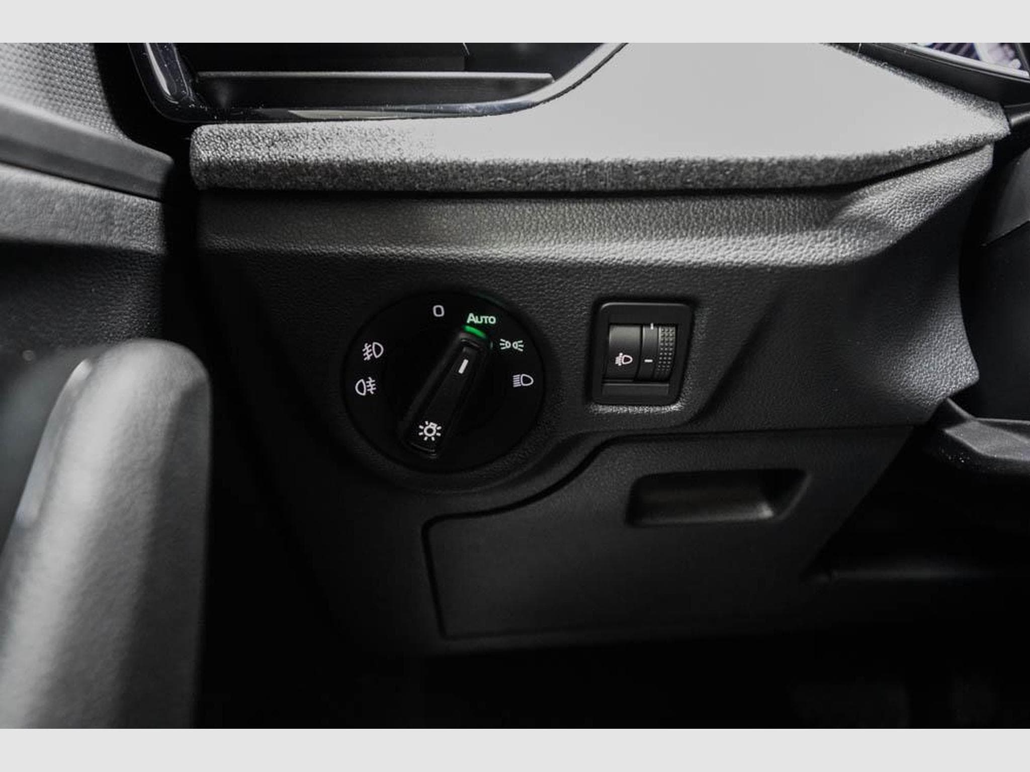 Skoda Scala 1,0 TSI DSG (2026) - Foto 11