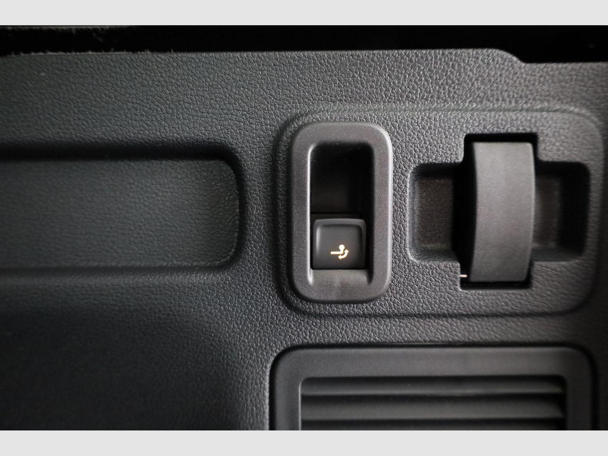 VW Touran Comfortline BMT/Start-Stopp (2026) - Photo 13