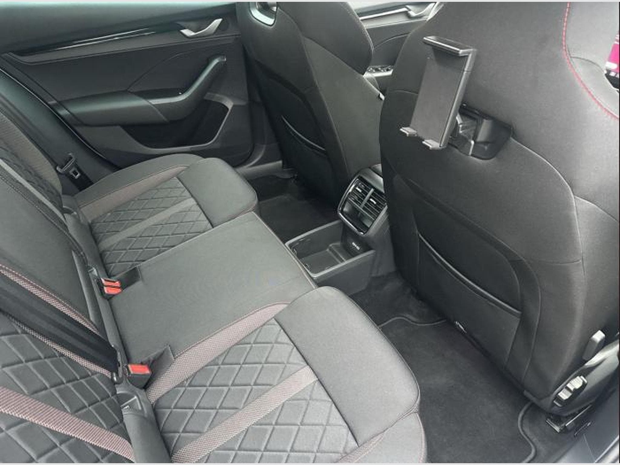 Skoda Octavia RS 2.0 TSI (2025) - Foto 13