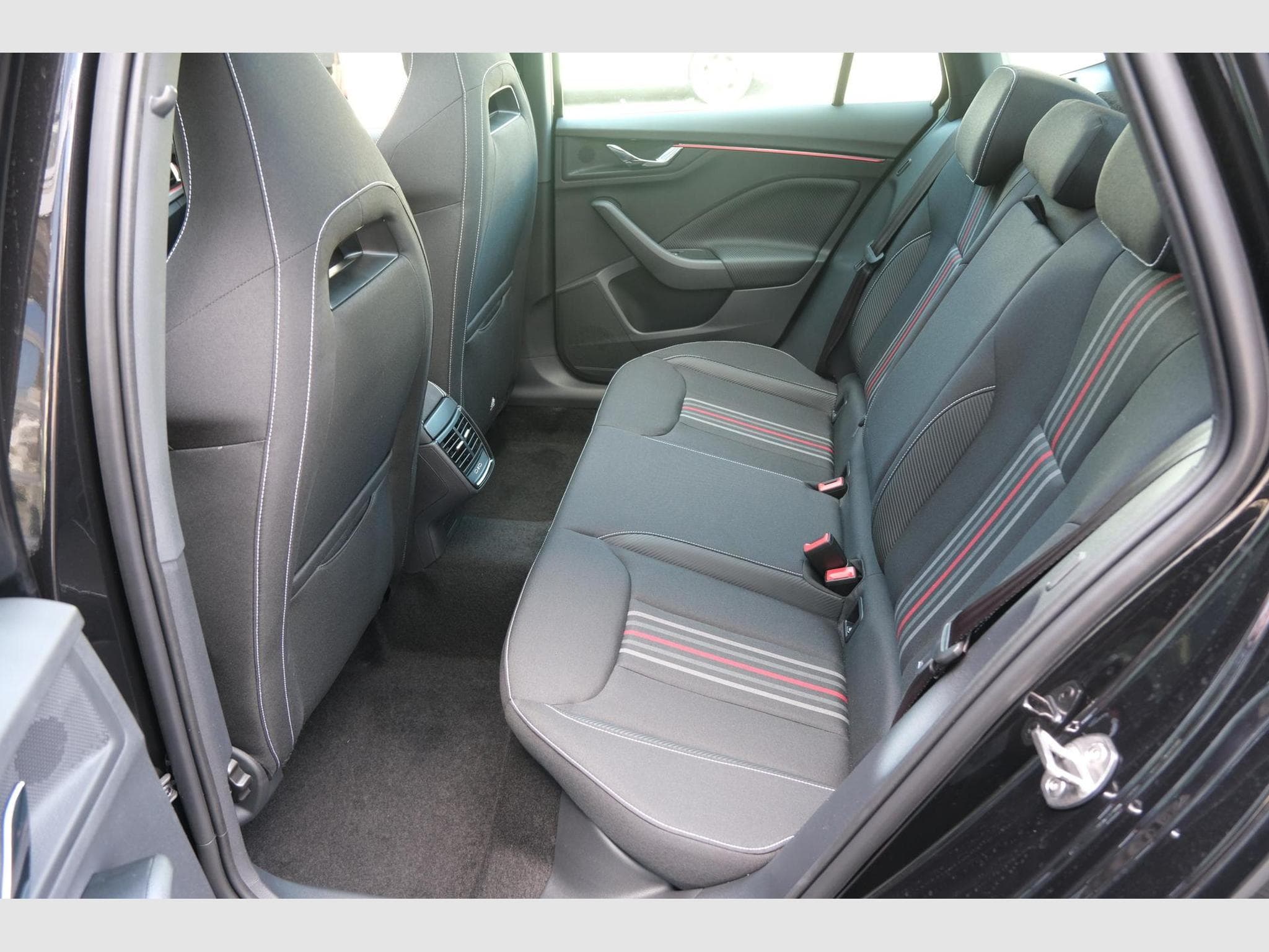 Skoda Kamiq Monte Carlo (2025) - Foto 9