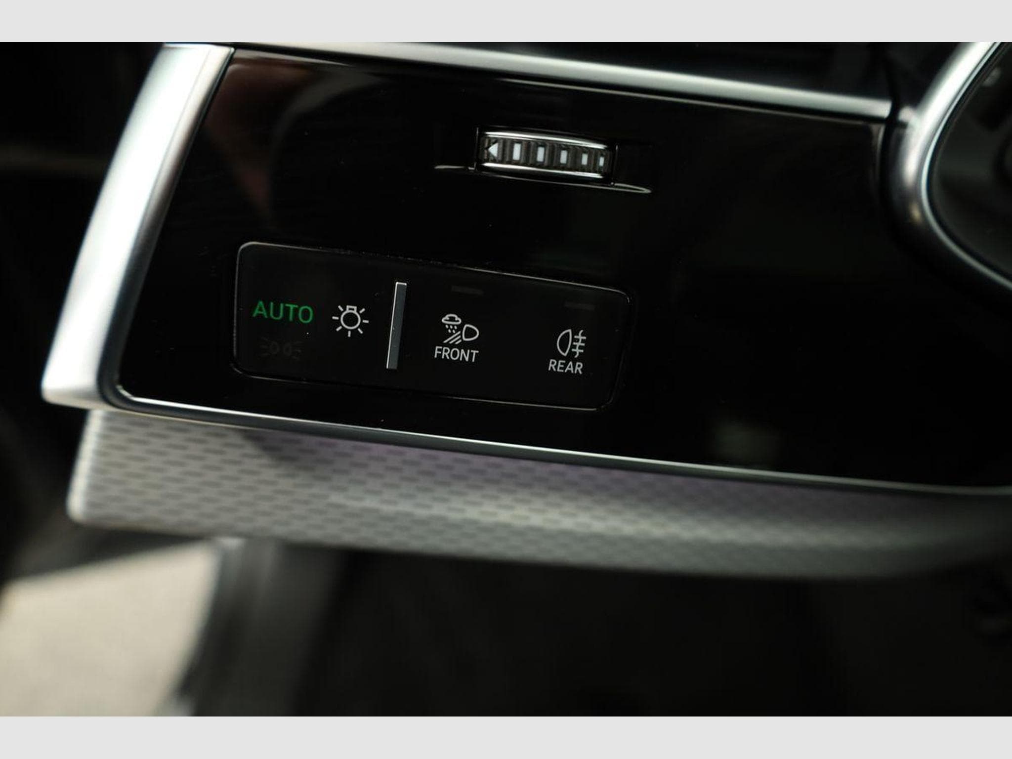 Audi Q8 50 TDI quattro (2026) - Photo 8