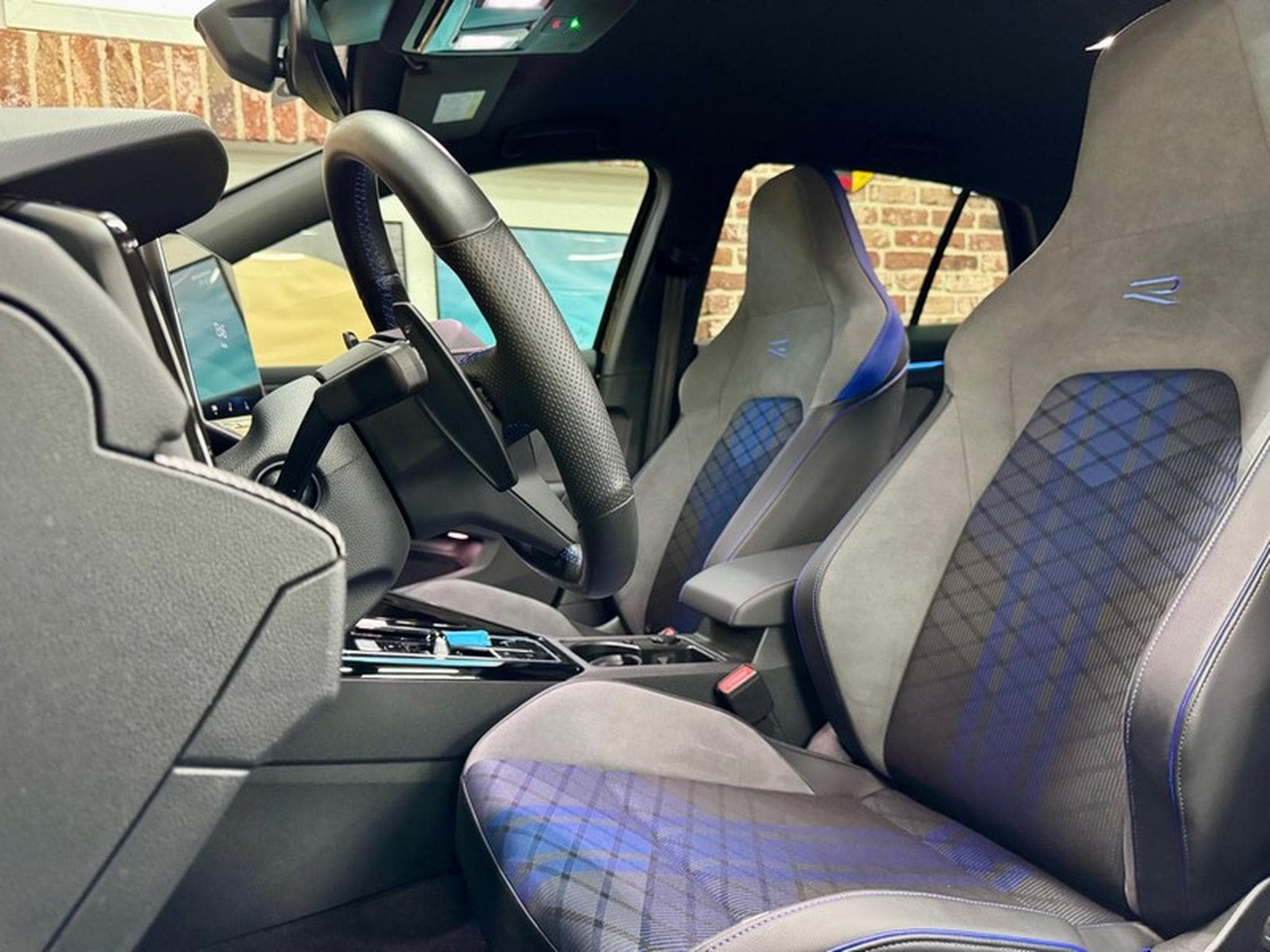 VW Golf Golf VIII R 2.0 333cv Auto 4Motion BLACK EDITION (2025) - Photo 5