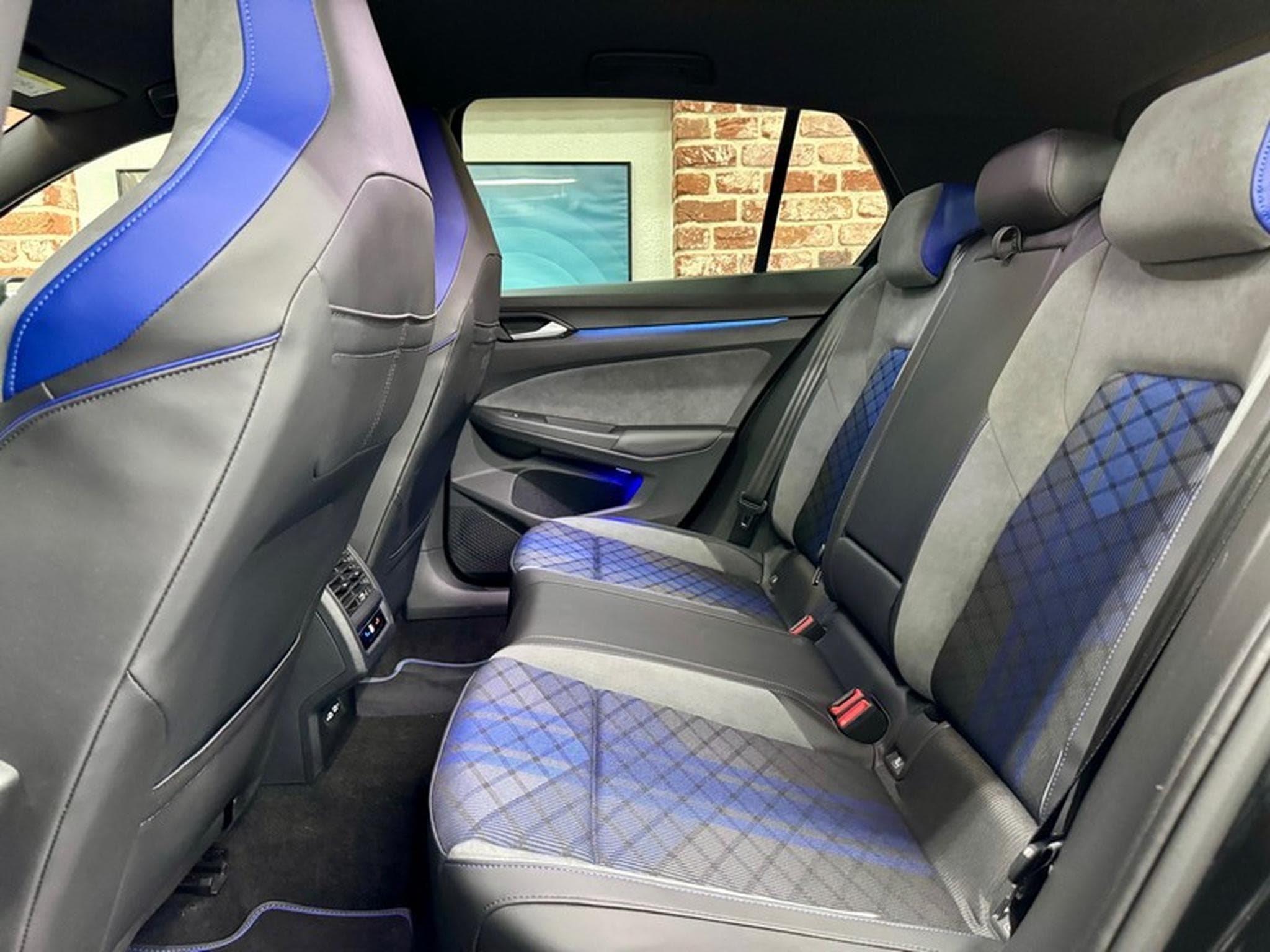 VW Golf Golf VIII R 2.0 333cv Auto 4Motion BLACK EDITION (2025) - Photo 6