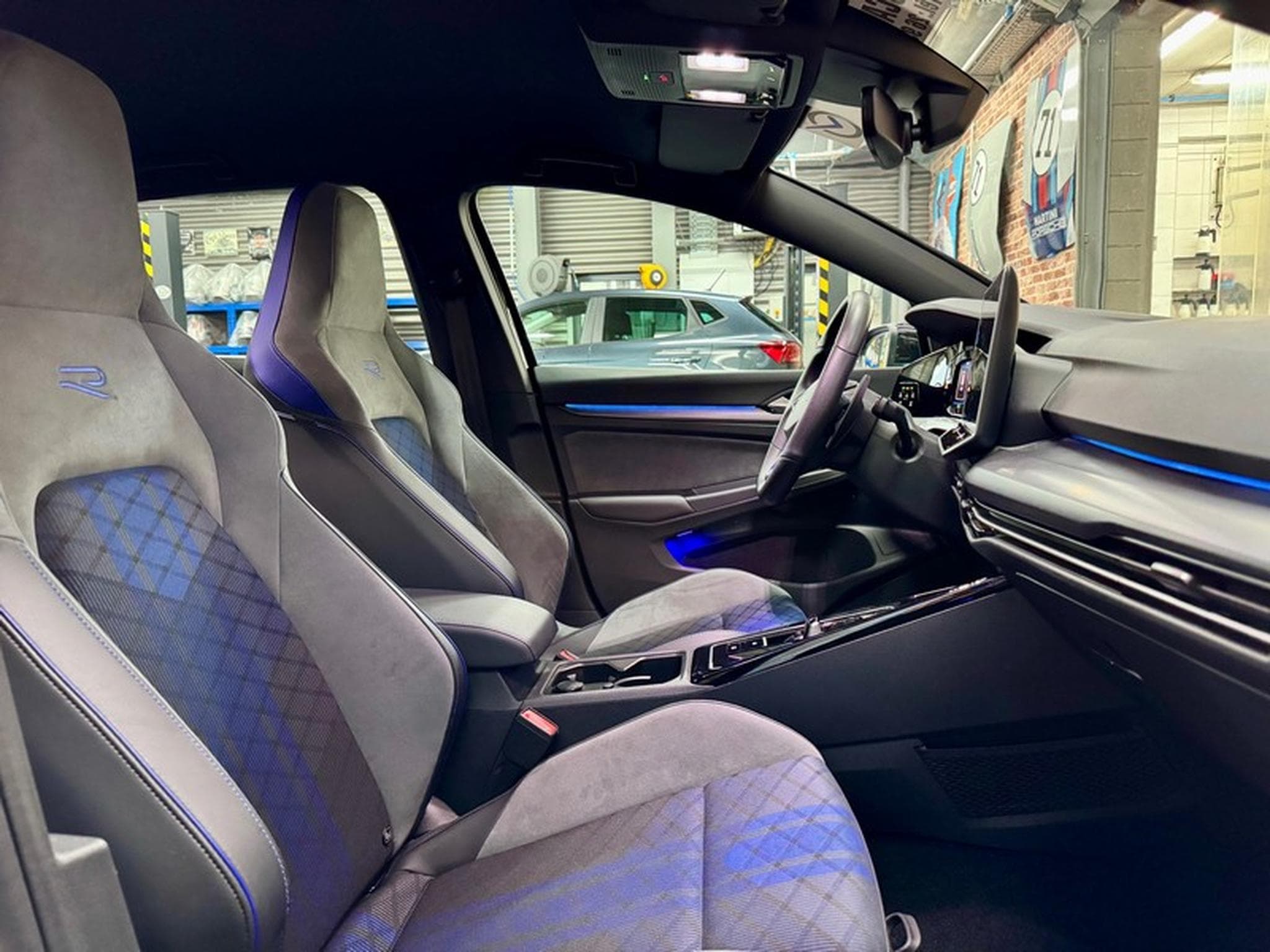 VW Golf Golf VIII R 2.0 333cv Auto 4Motion BLACK EDITION (2025) - Photo 8