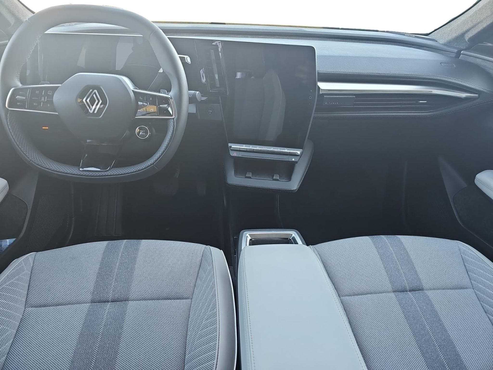 Renault Scenic ICONIC 220 LONG RANGE (2024) - Photo 6