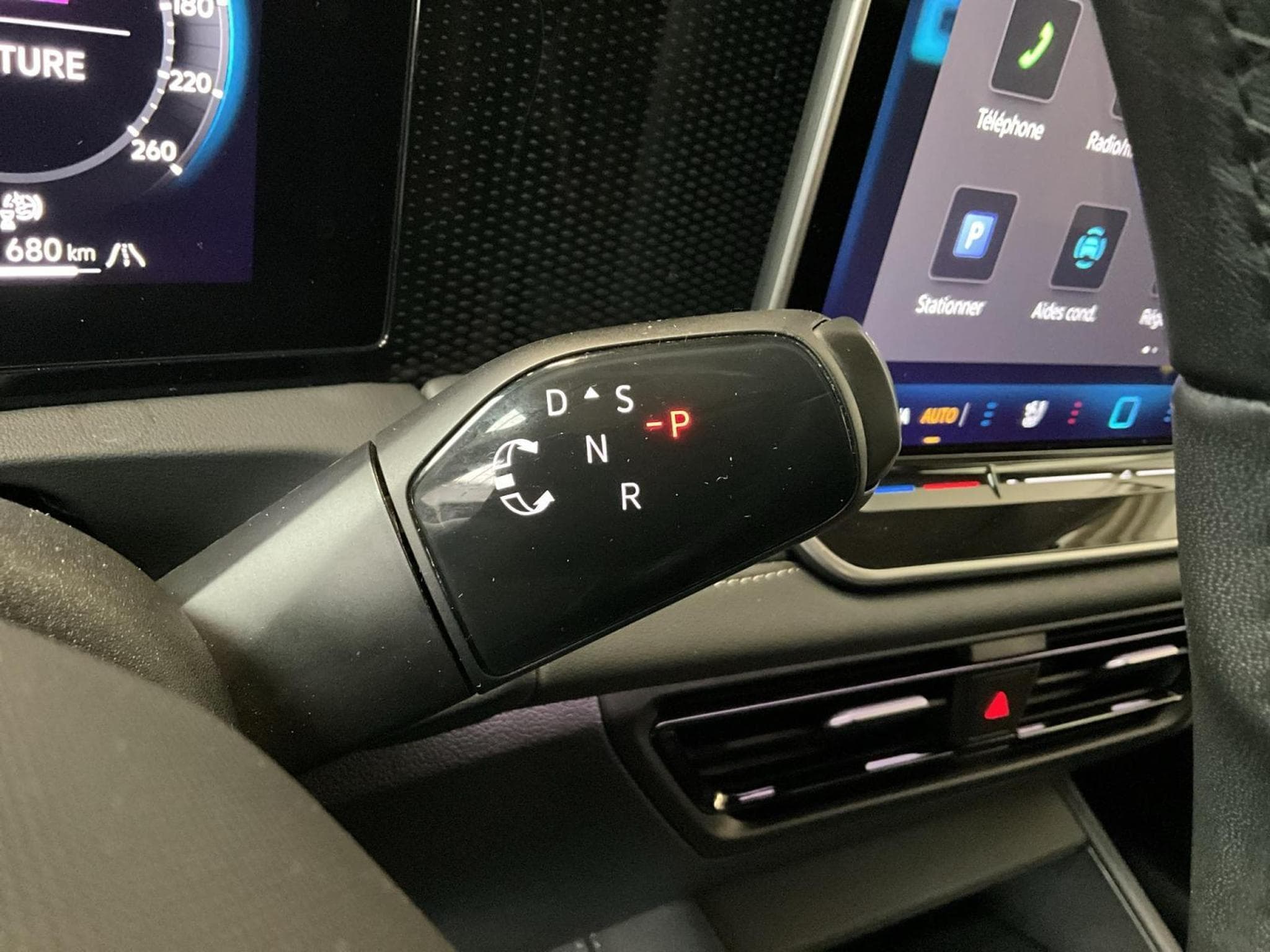 VW Tiguan Life+DSG+LED+LM18+P.Leder (2024) - Foto 12