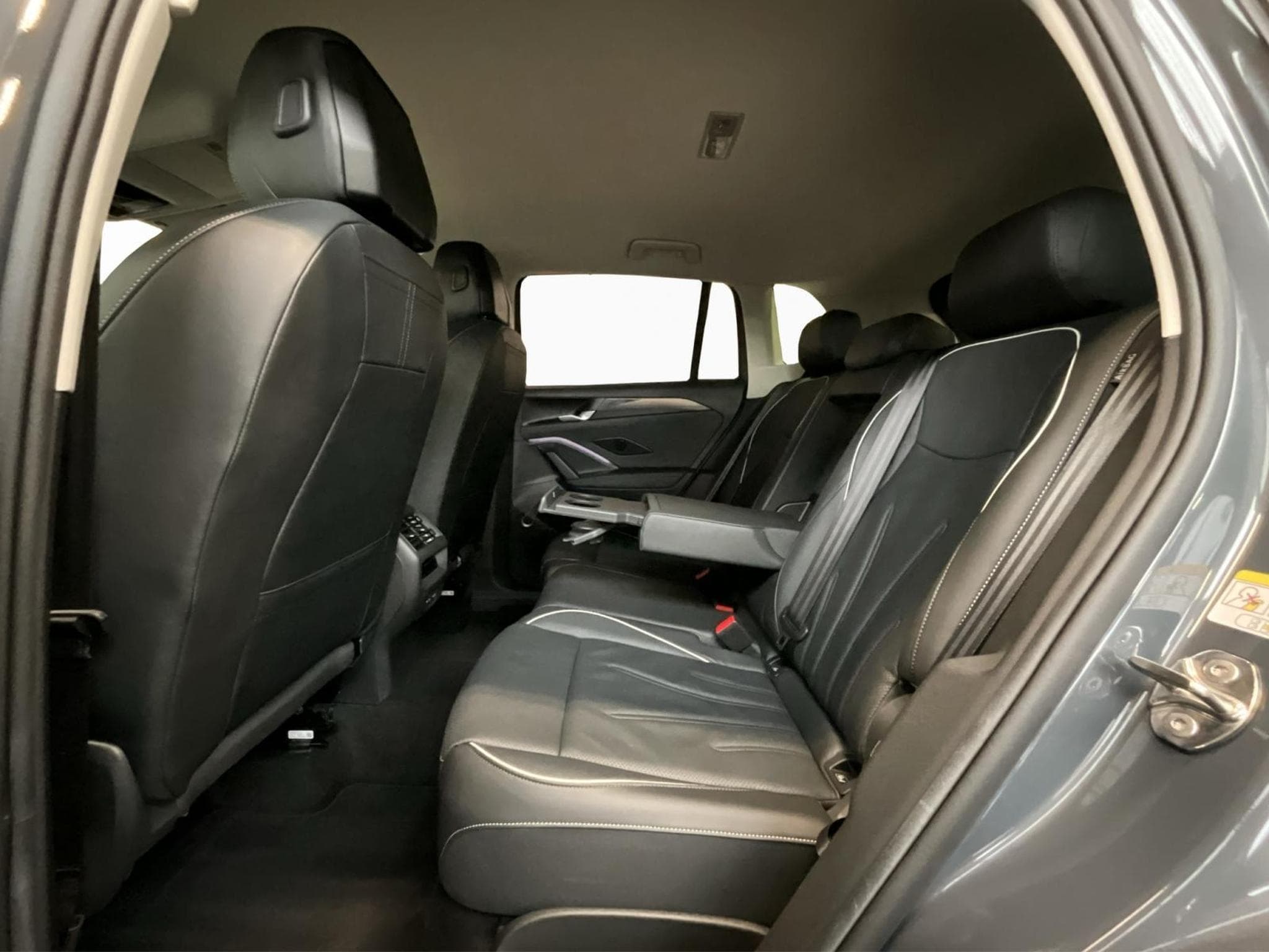 VW Tiguan Life+DSG+LED+LM18+P.Leder (2024) - Foto 15