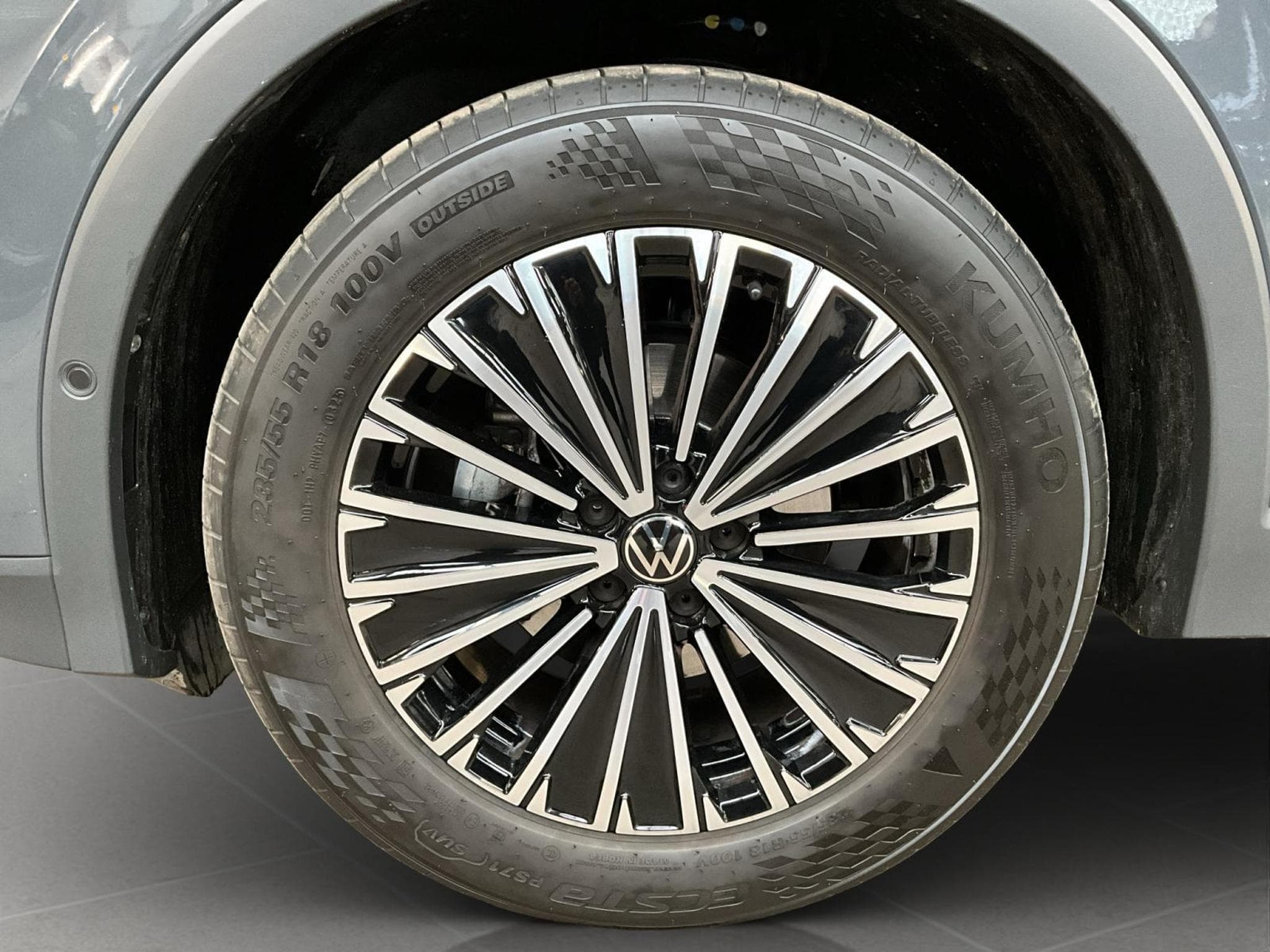 VW Tiguan Life+DSG+LED+LM18+P.Leder (2024) - Foto 8