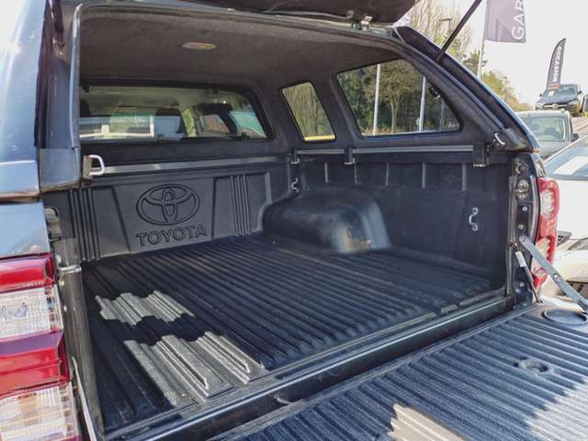 Toyota Hilux HiLux 4x4 Double Cab Autm. Executive (2022) - Photo 13