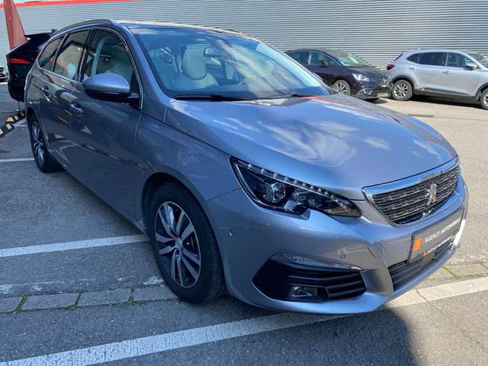 Peugeot 308 308 SW PureTech 130 GPF EAT8 Stop (2019) - Foto 4