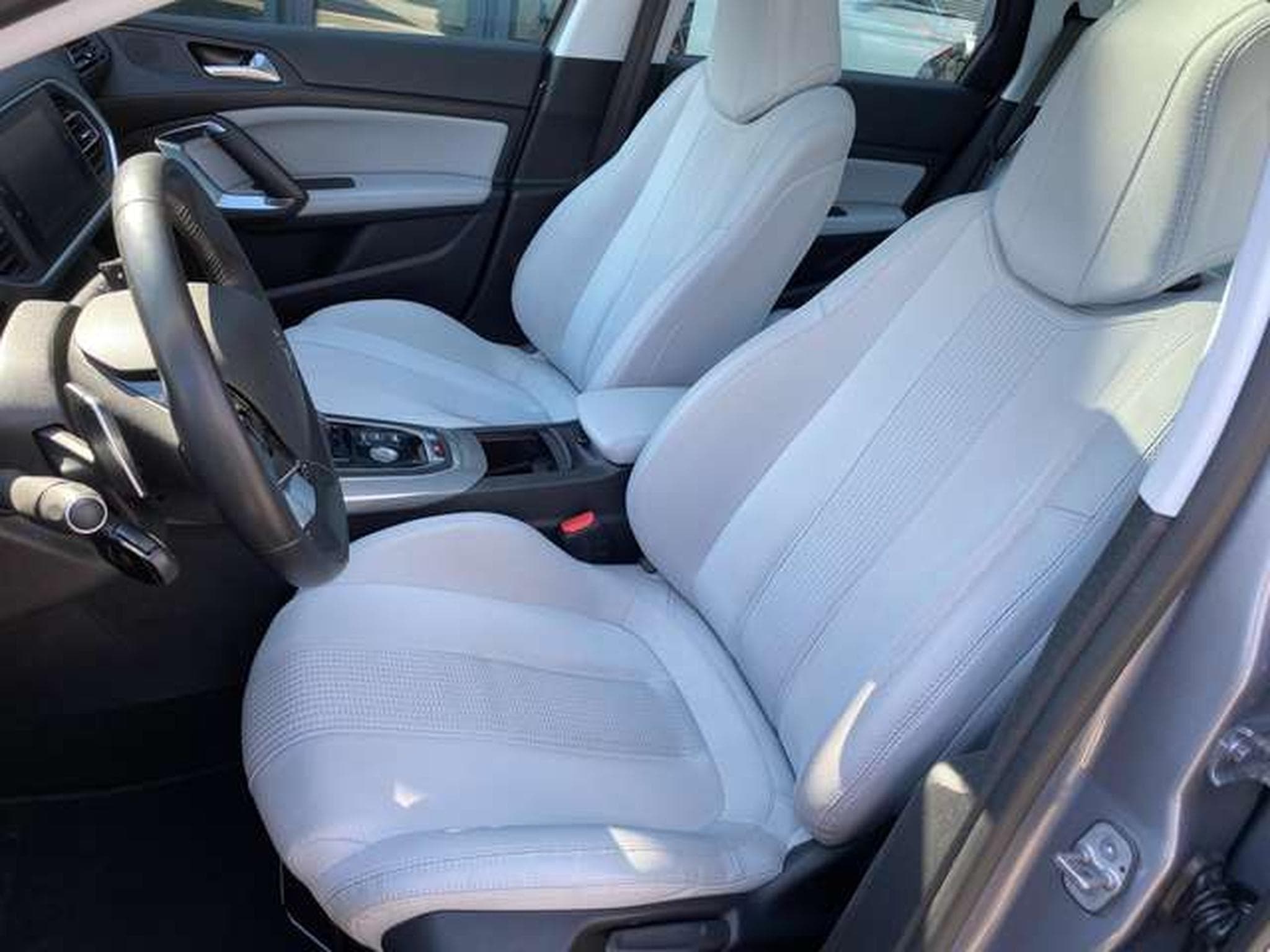 Peugeot 308 308 SW PureTech 130 GPF EAT8 Stop (2019) - Foto 8