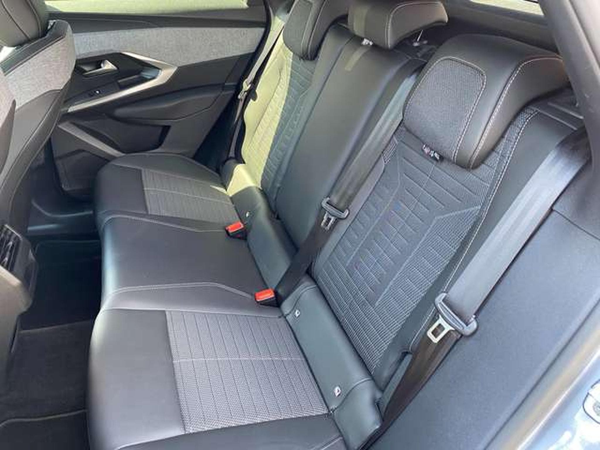 Peugeot 3008 Hybrid 136 e-DSC6 Allure JUSQU'A 48 MOIS GARANTIE (2025) - Photo 9