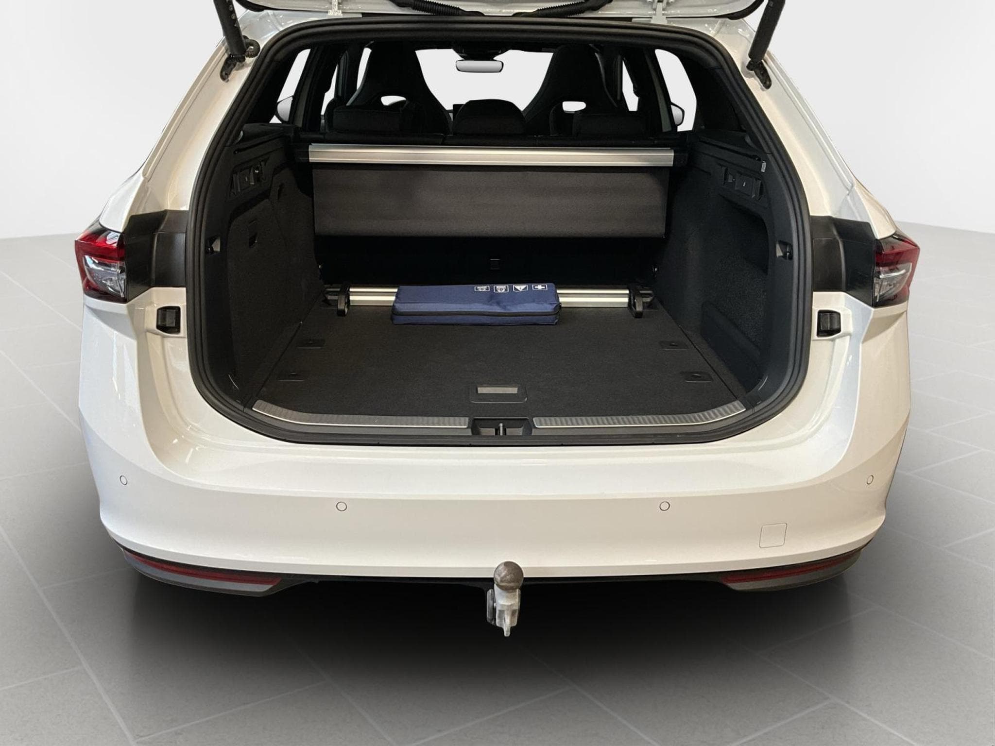 Skoda Superb Sportline+4x4+DSG+Pano+AHK+StandH. (2025) - Foto 17