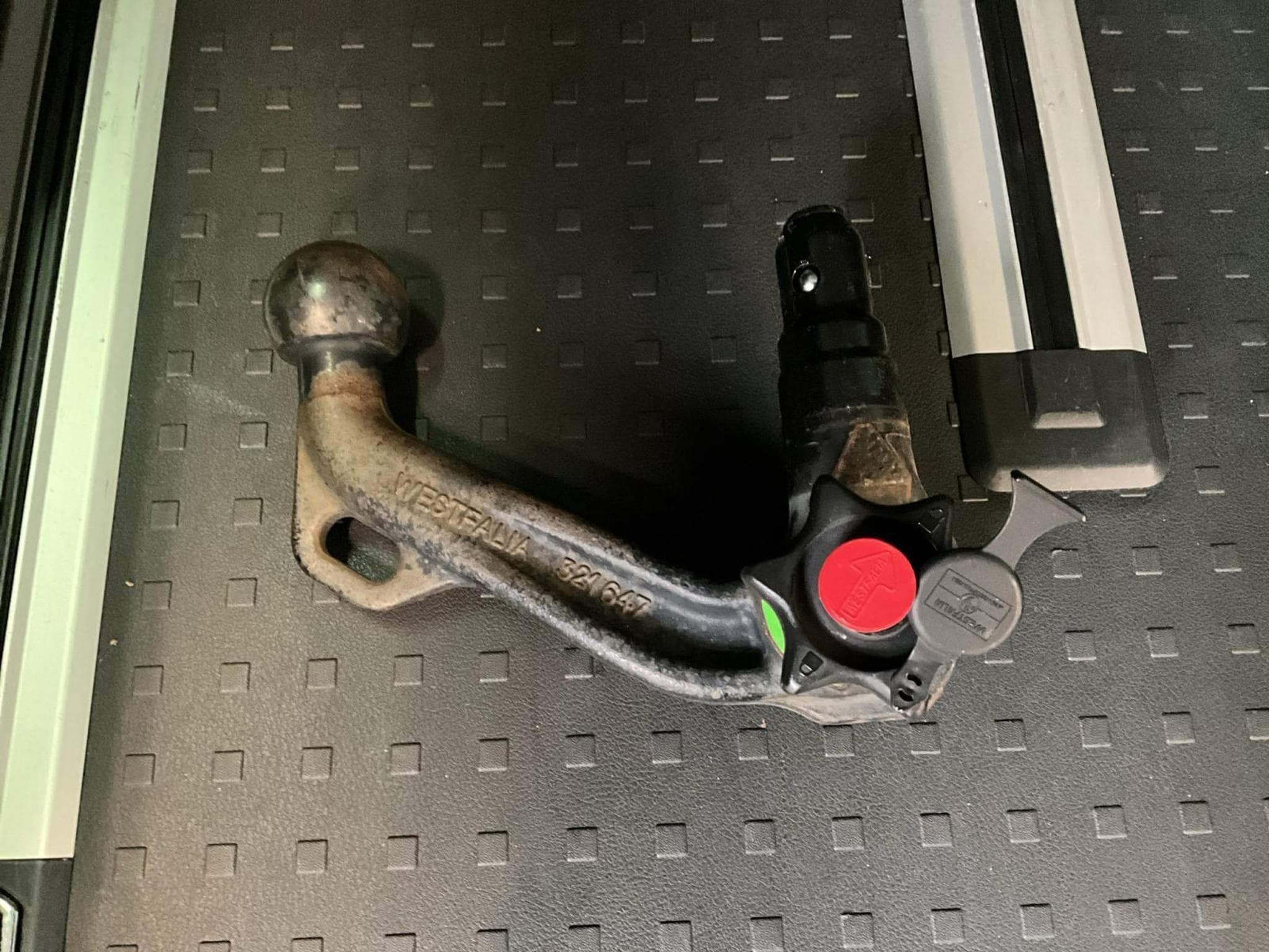 VW Multivan Trendline+DSG+7Sitze+Led+LM17 (2021) - Photo 21