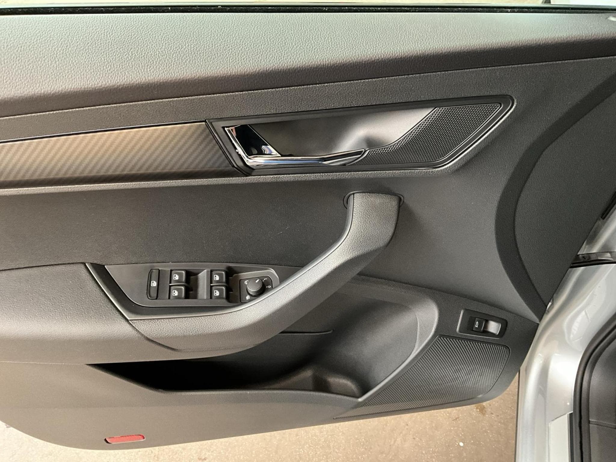 Skoda Karoq Sportline+DSG+Led+Navi (2025) - Foto 14