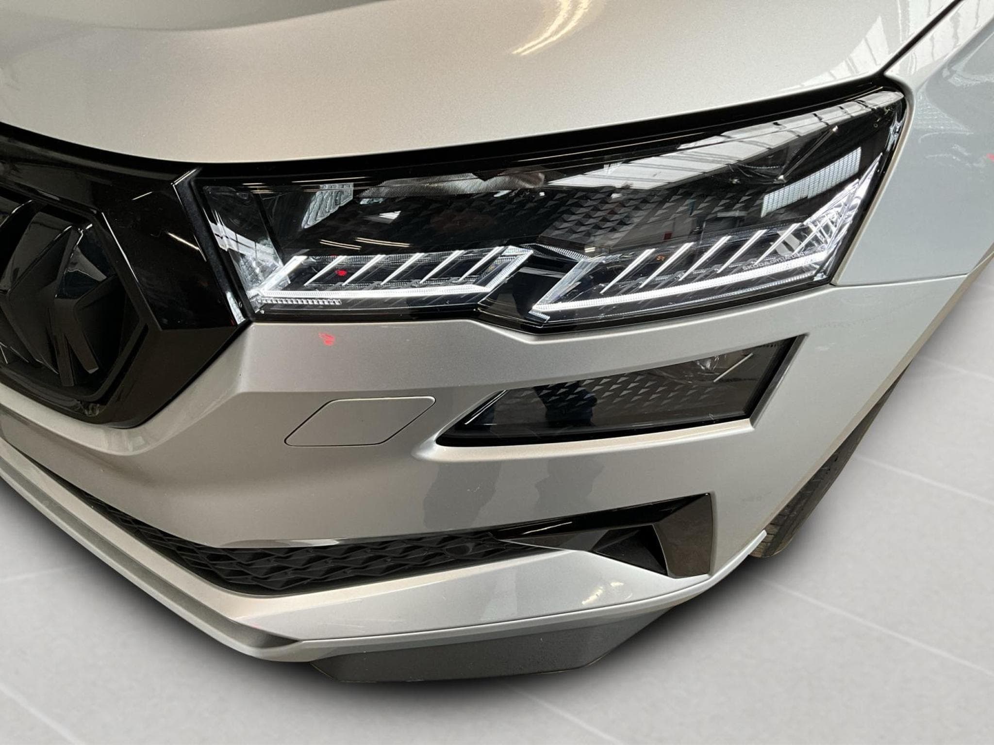 Skoda Karoq Sportline+DSG+Led+Navi (2025) - Foto 17