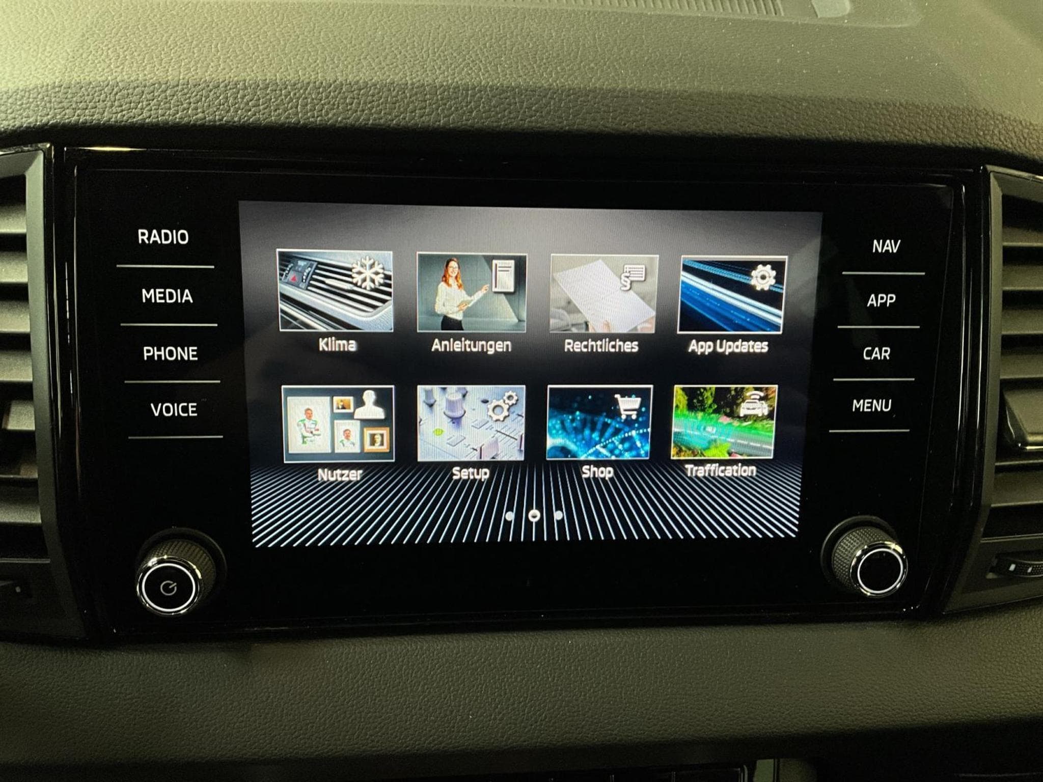 Skoda Karoq Sportline+DSG+Led+Navi (2025) - Foto 20