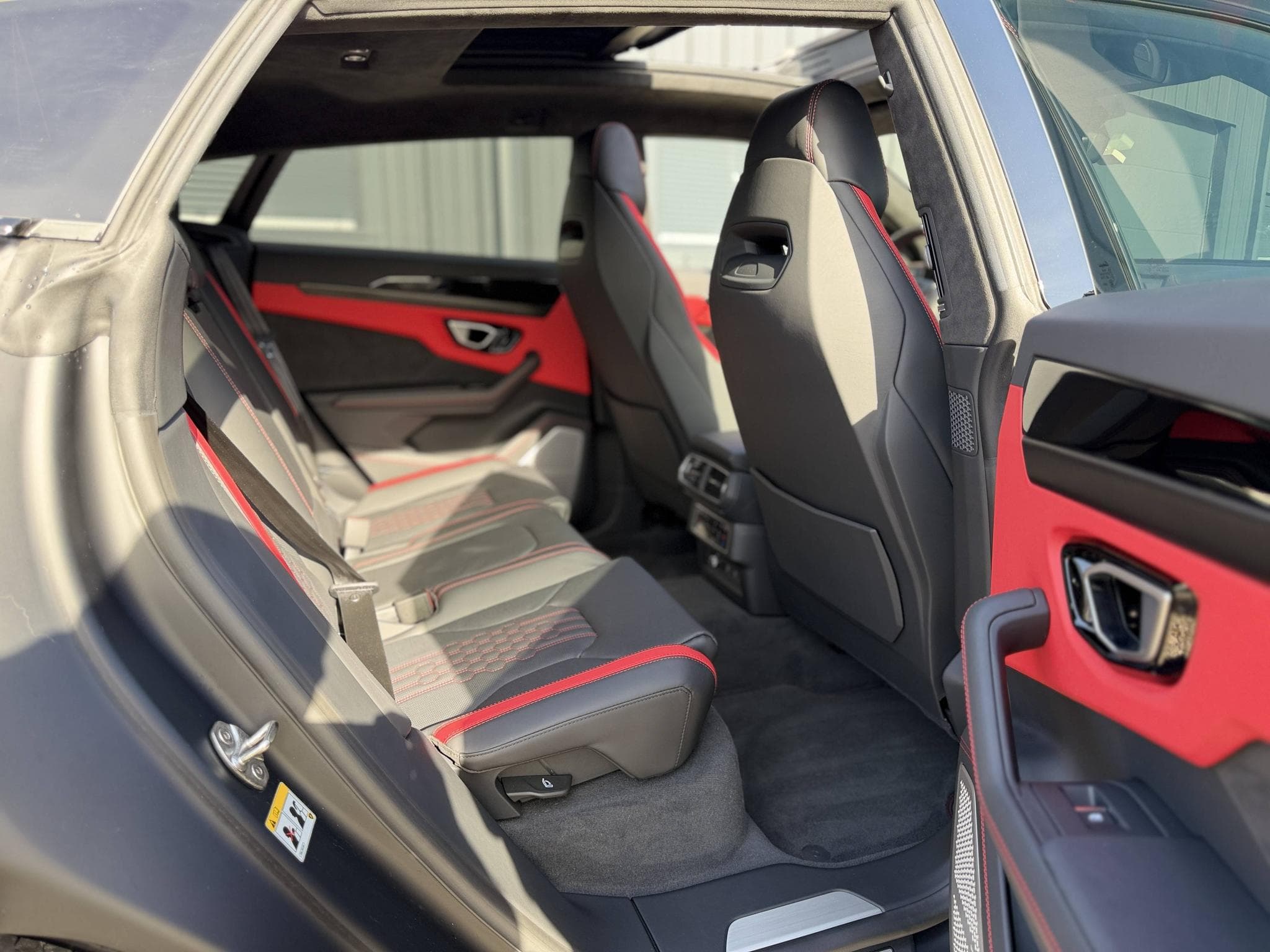 Lamborghini  Urus S V8 4.0L 666CH – Configuration exceptionnelle noir mat – 1è (2025) - Foto 41