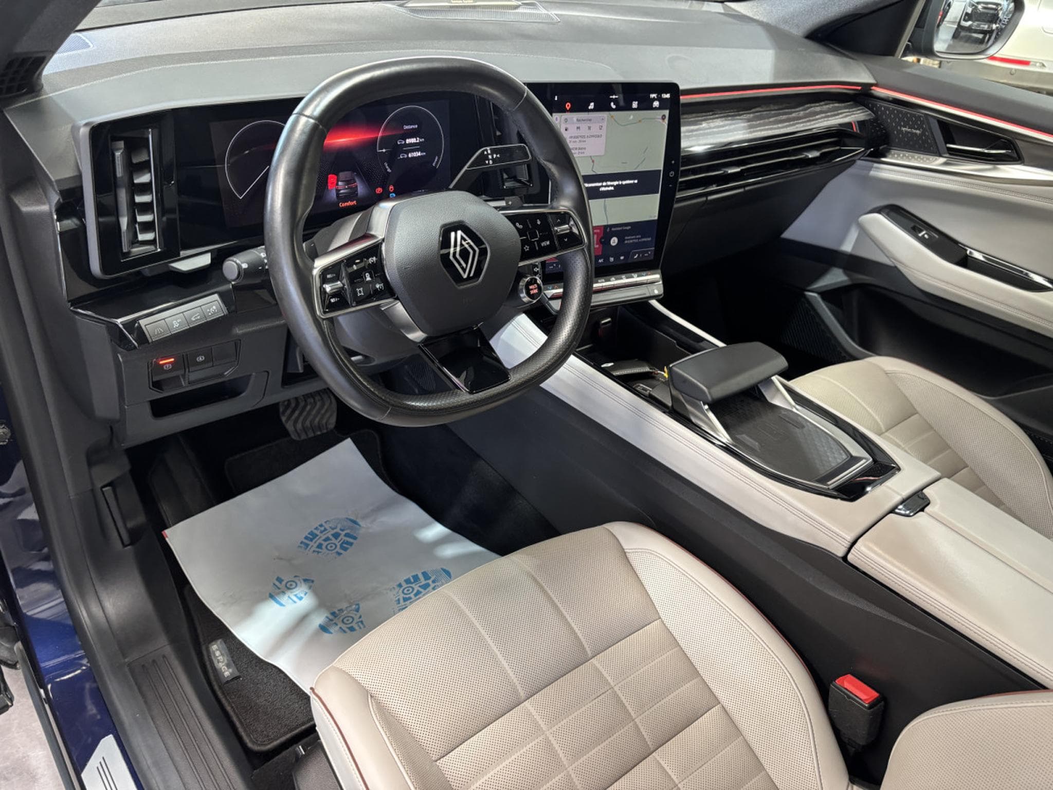 Renault Espace 1.2 ICONIC E-Tech Hybrid (2024) - Photo 10