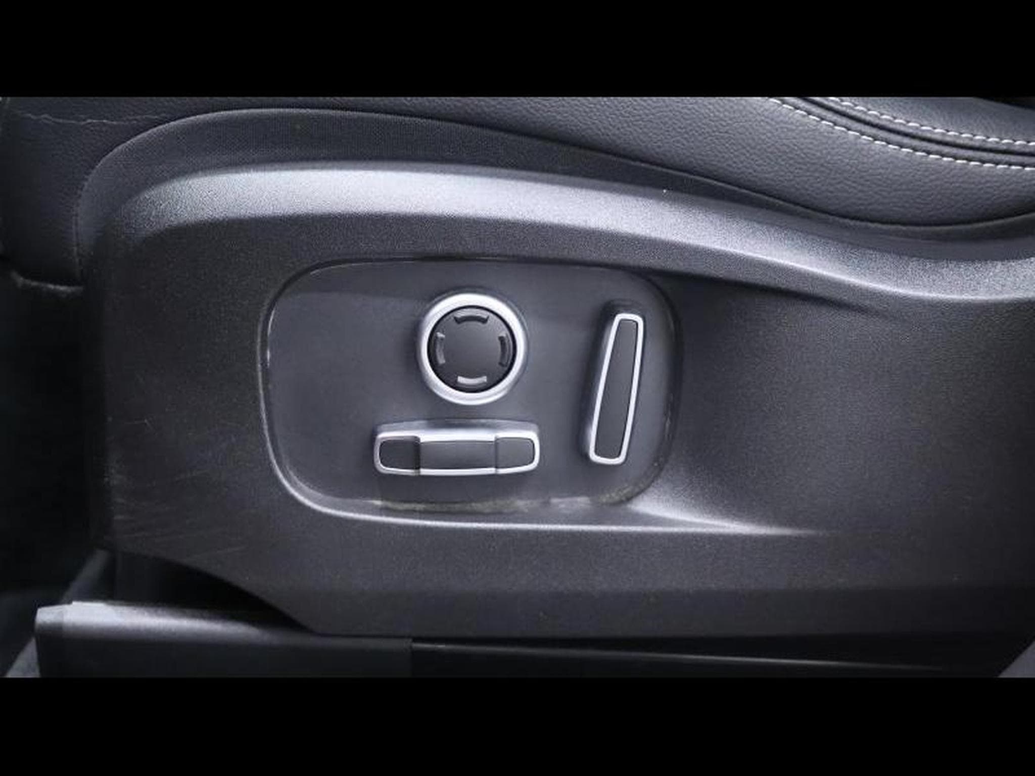 Jaguar F-Pace D165 R-Dynamic S Auto AWD (2021) - Photo 23