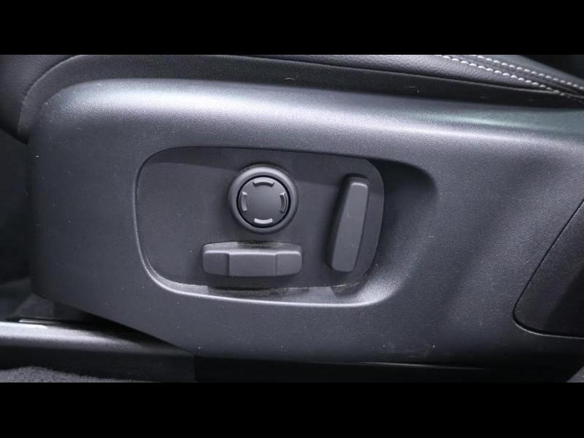 Land-Rover Range Rover Velar D200 R-Dynamic SE AWD Auto (2021) - Photo 24