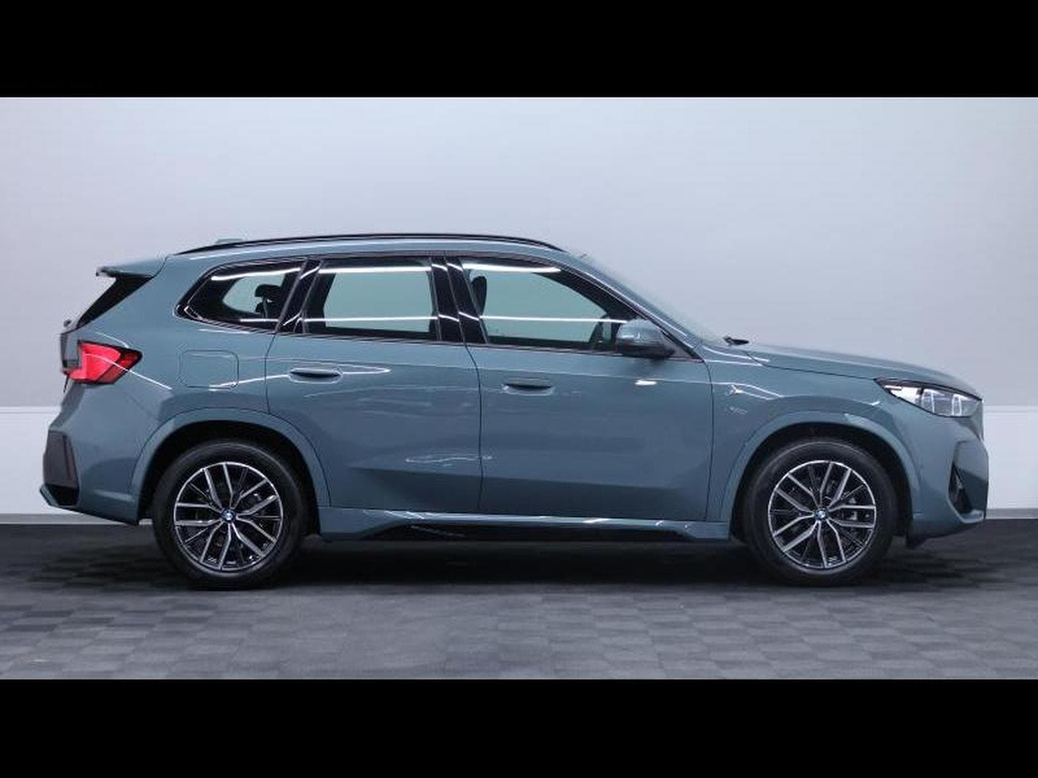BMW X1 18i sDrive M Sport Auto (2024) - Photo 3