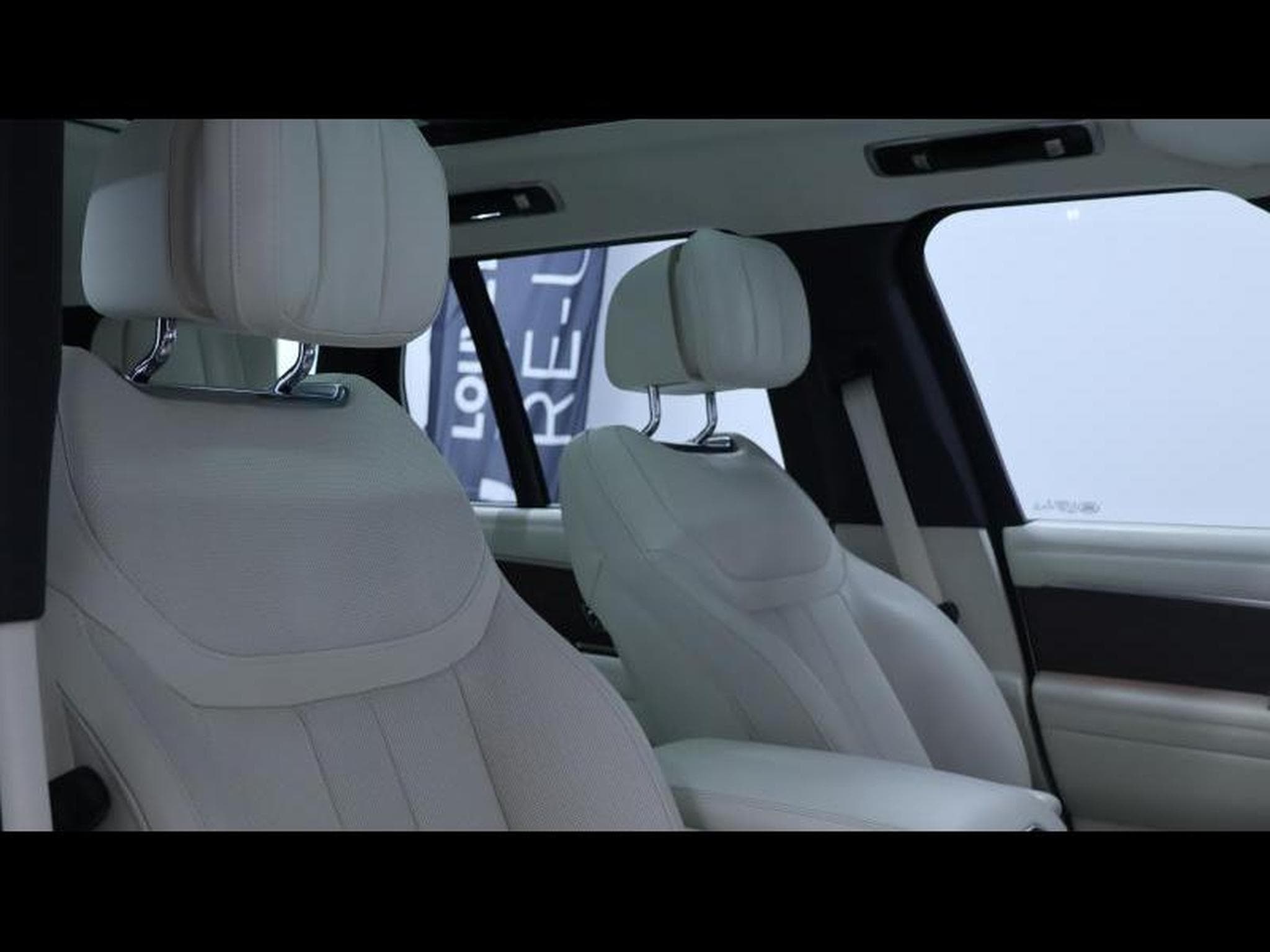 Land-Rover Range Rover P440e Autobiography AWD Auto (2023) - Photo 11