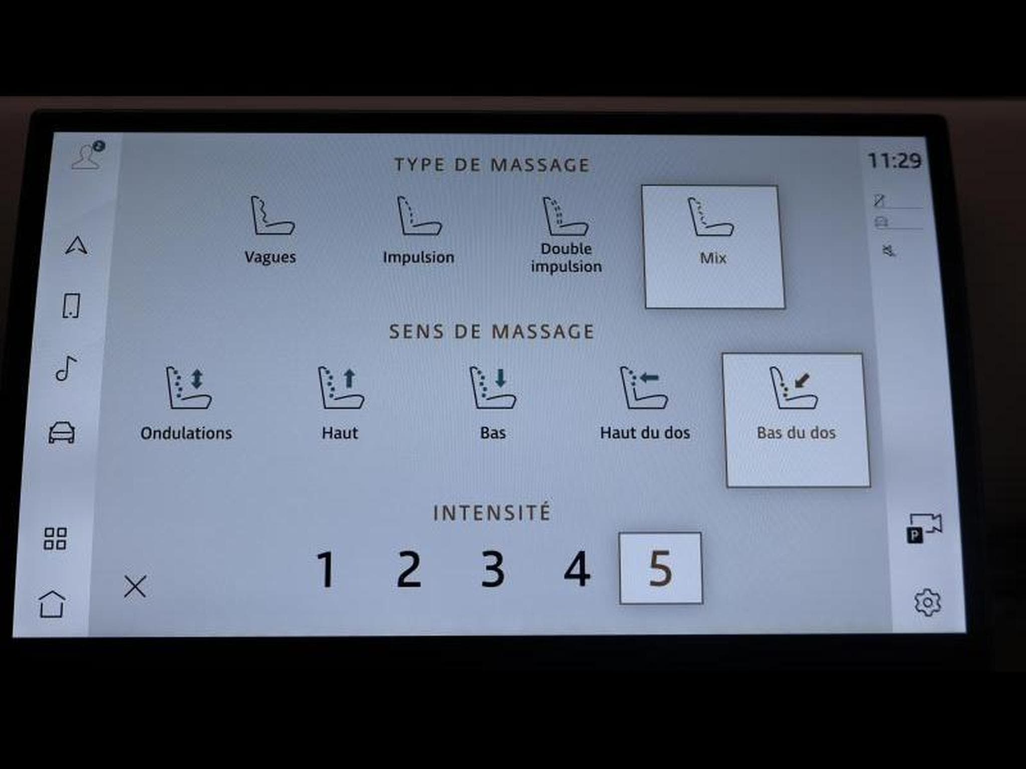 Land-Rover Range Rover P440e Autobiography AWD Auto (2023) - Photo 22