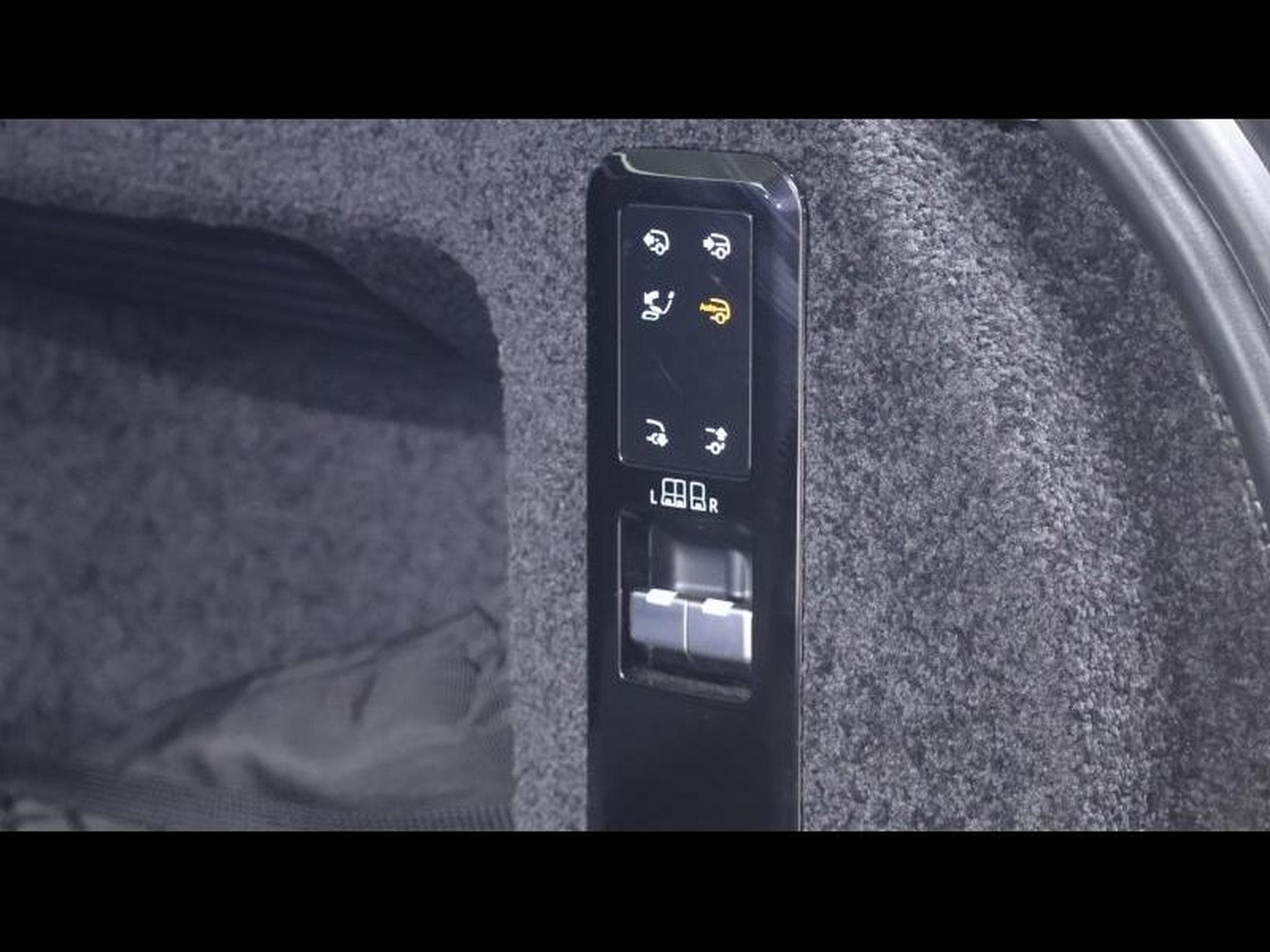 Land-Rover Range Rover P440e Autobiography AWD Auto (2023) - Photo 30