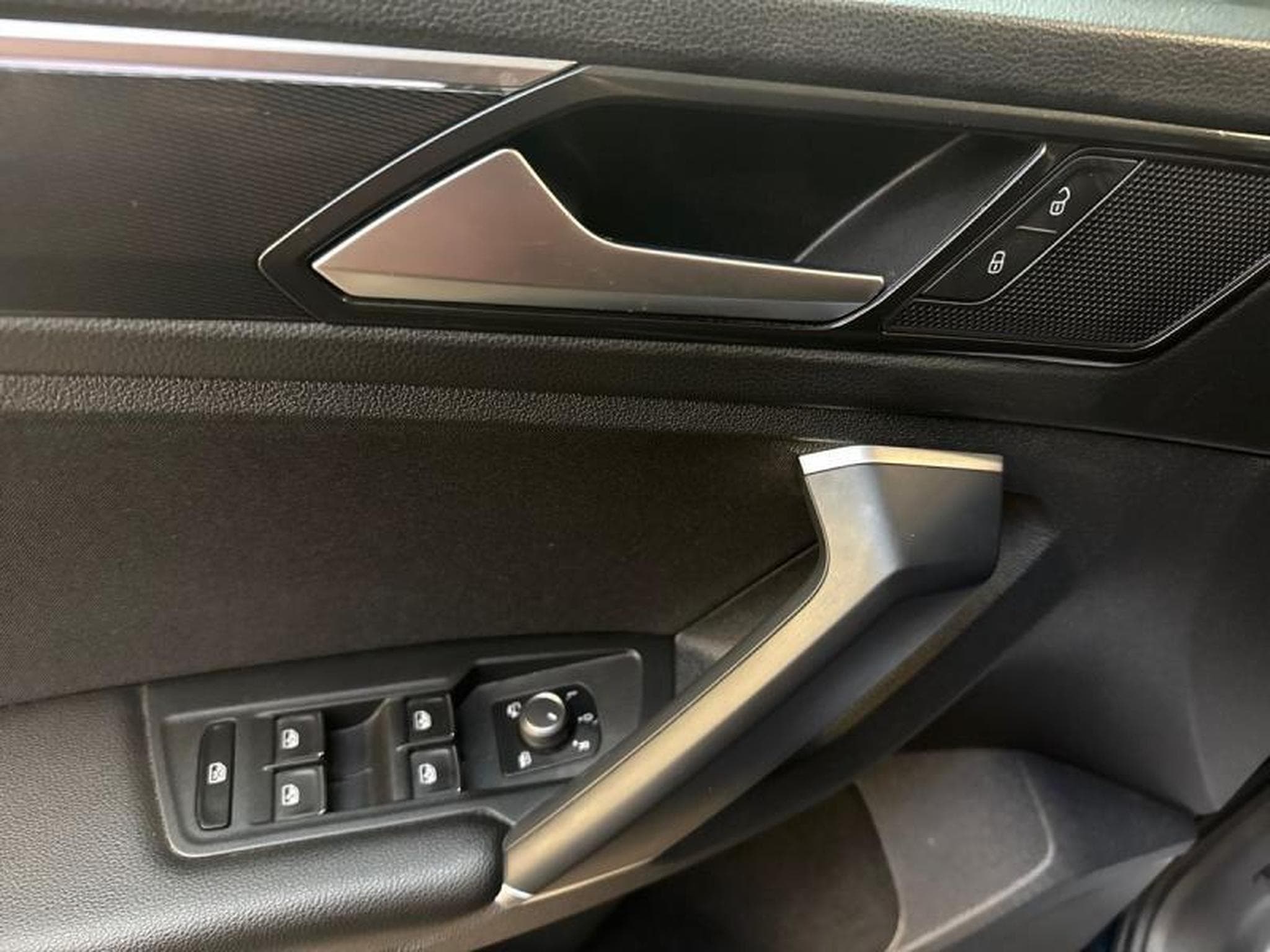 VW Tiguan Highline (2018) - Photo 19