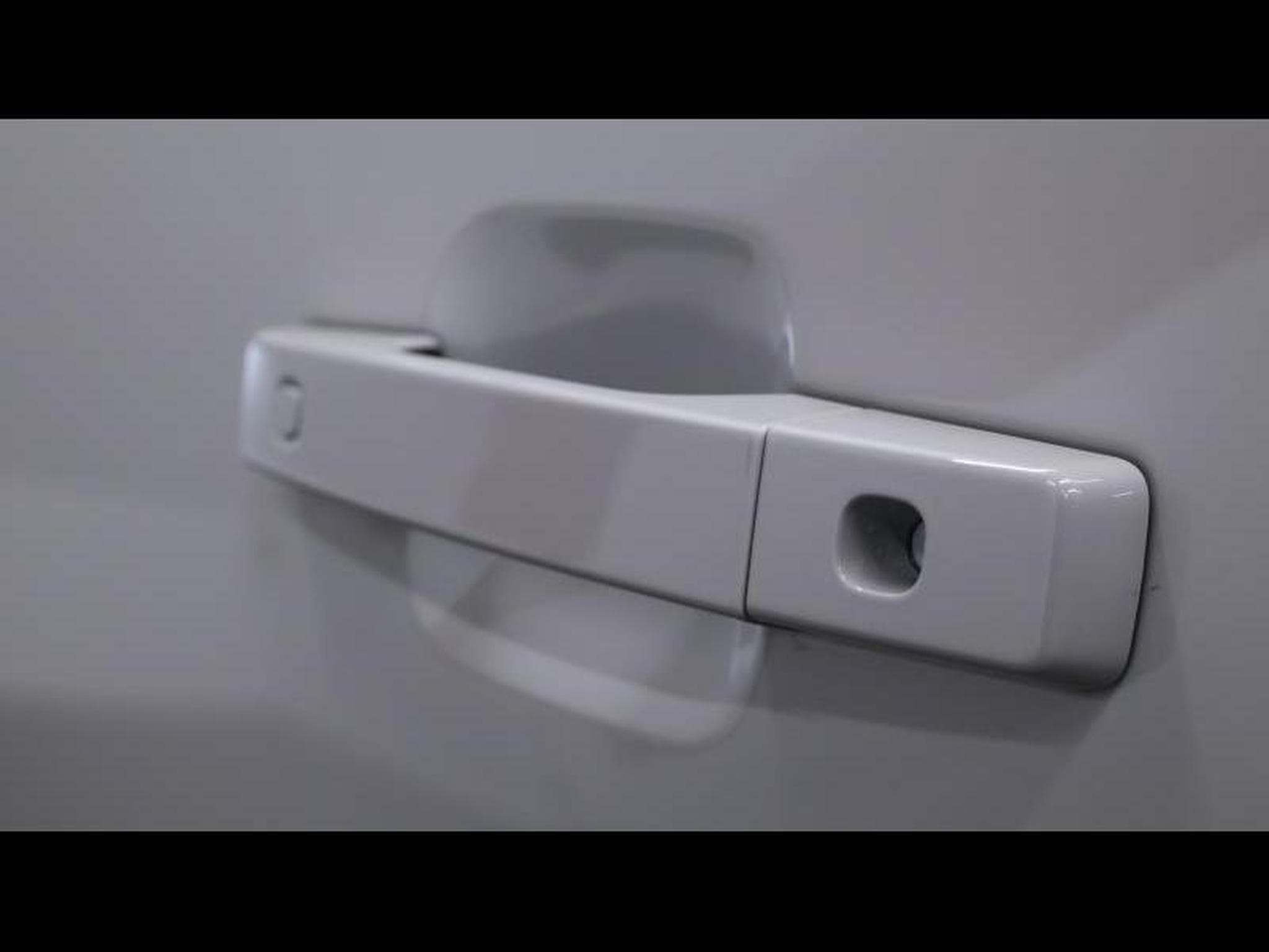 Land-Rover Defender 110 D250 X-Dynamic SE AWD Auto (2026) - Photo 26