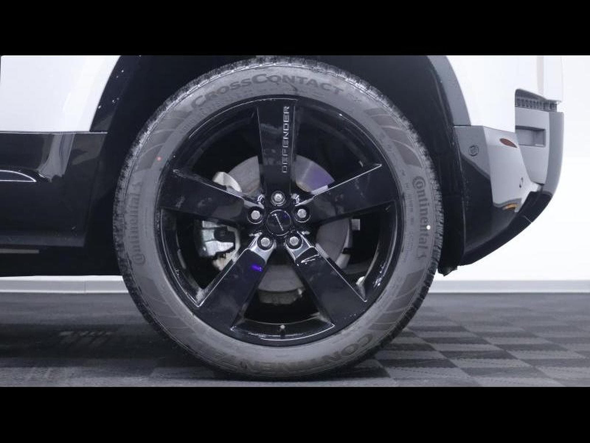 Land-Rover Defender 110 D250 X-Dynamic SE AWD Auto (2026) - Photo 9