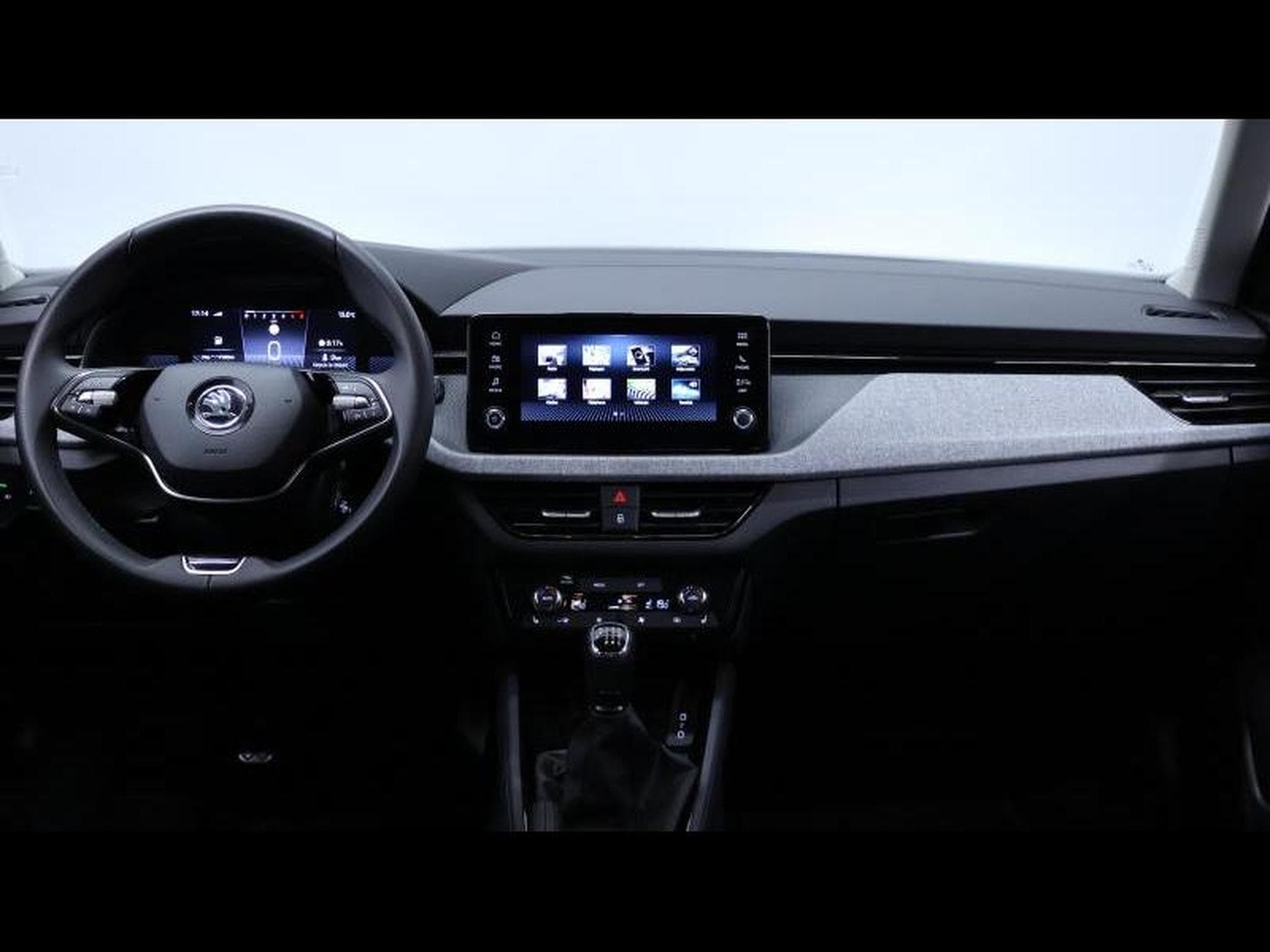 Skoda Kamiq 1.0TSI 116 Selection (2024) - Photo 14