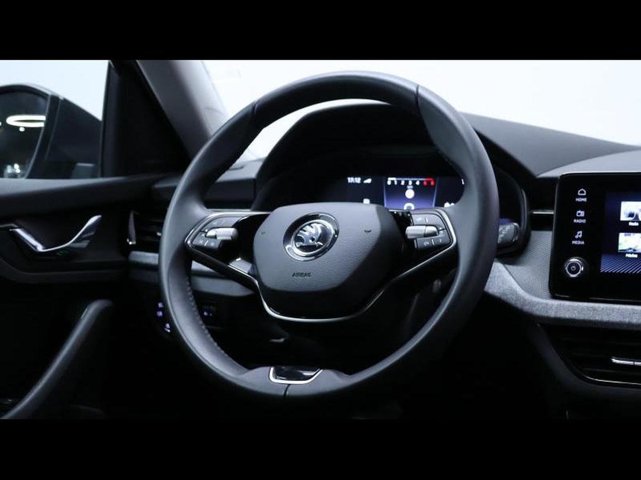 Skoda Kamiq 1.0TSI 116 Selection (2024) - Photo 15