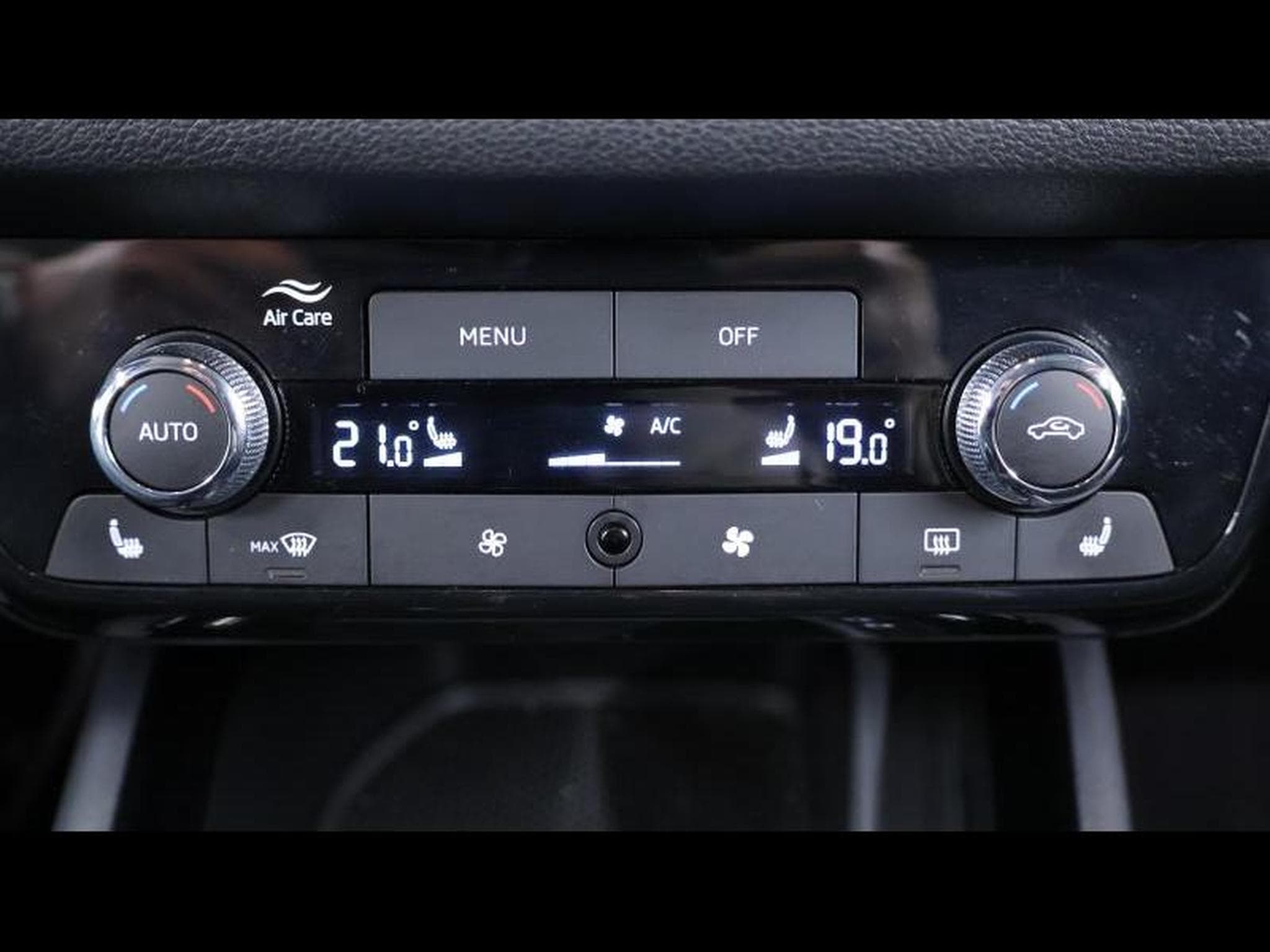 Skoda Kamiq 1.0TSI 116 Selection (2024) - Photo 19