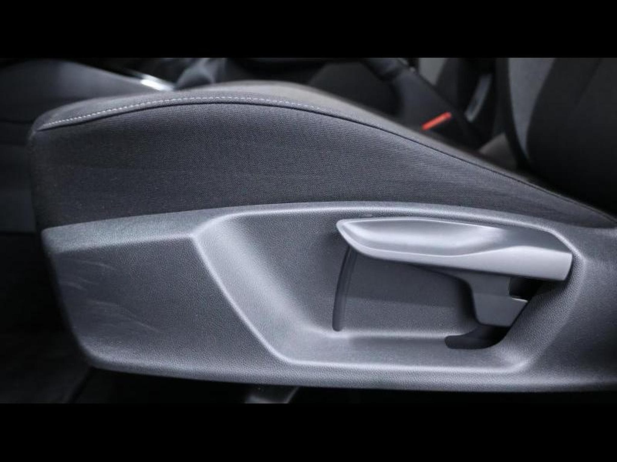 Skoda Kamiq 1.0TSI 116 Selection (2024) - Photo 25