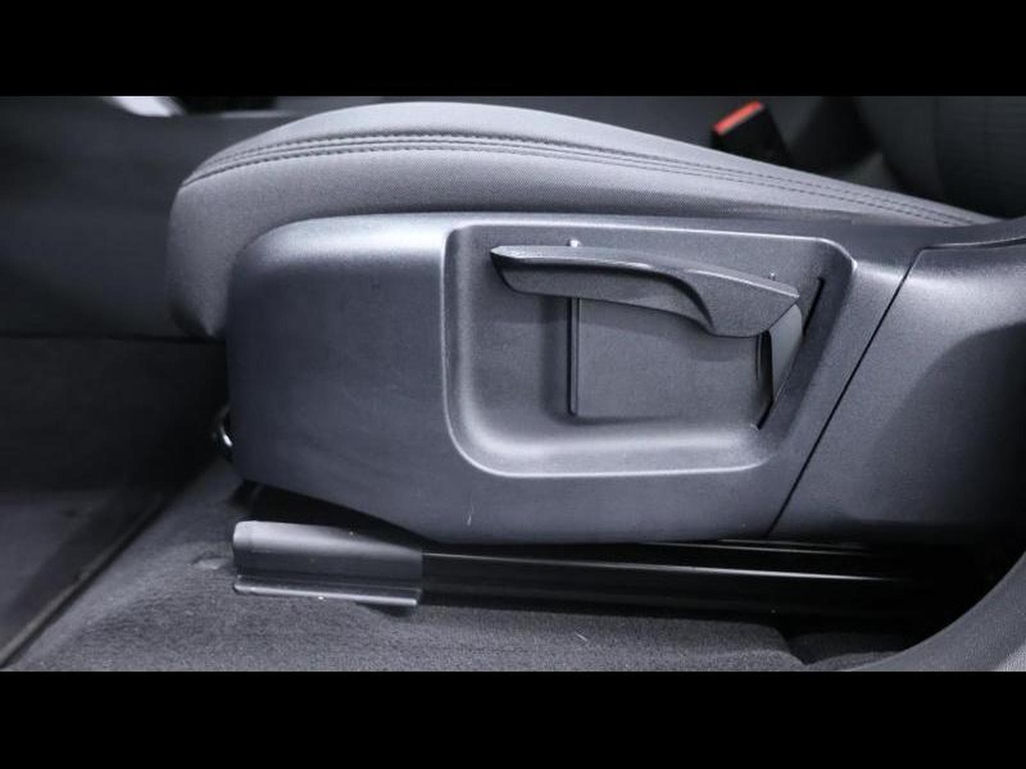 Land-Rover Range Rover Evoque D165 AWD Auto (2021) - Photo 24