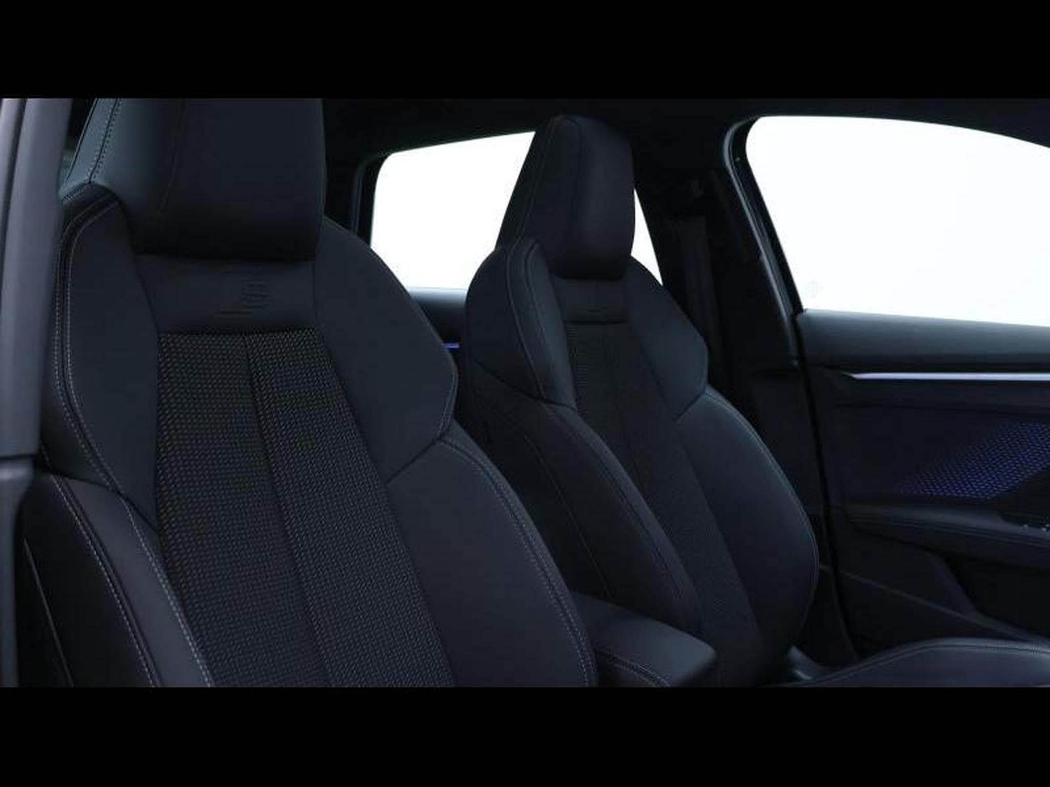 Audi A3 Sportback 35 TFSI 150 S-Line (2025) - Photo 12