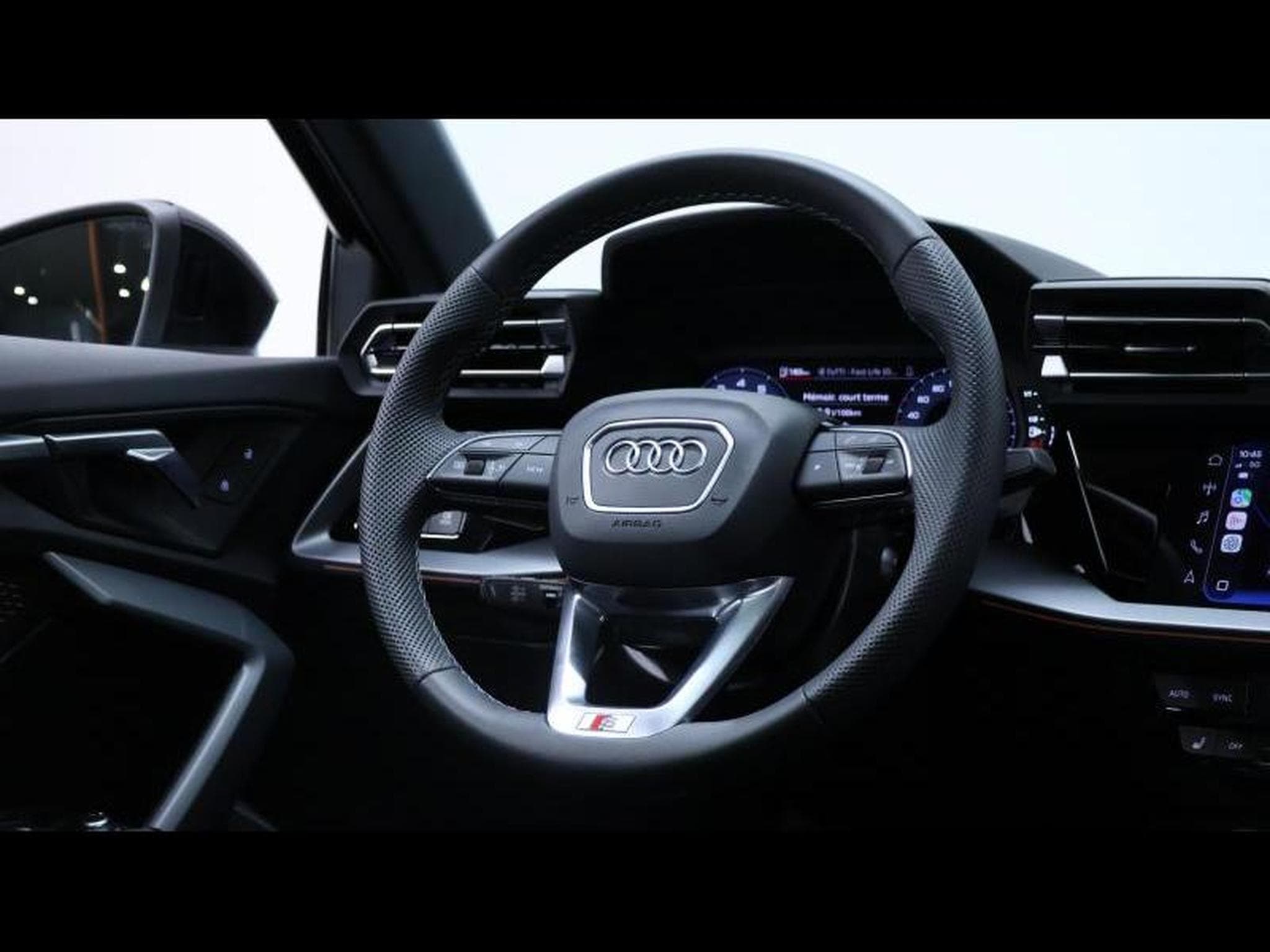 Audi A3 Sportback 35 TFSI 150 S-Line (2025) - Photo 15