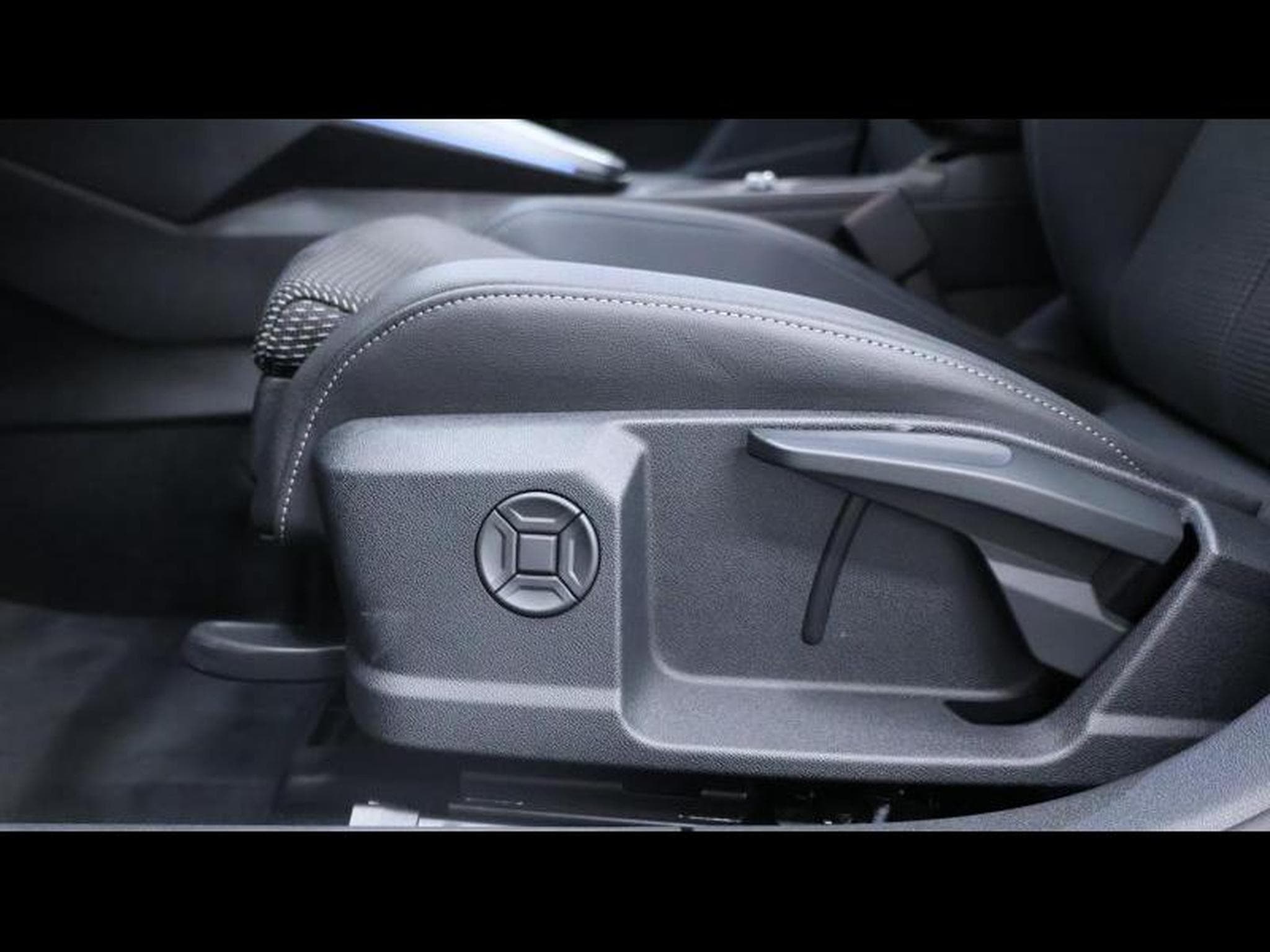 Audi A3 Sportback 35 TFSI 150 S-Line (2025) - Photo 25