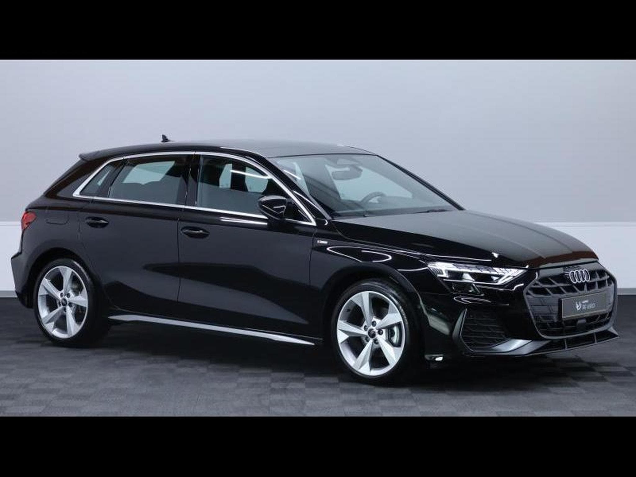 Audi A3 Sportback 35 TFSI 150 S-Line (2025) - Photo 3