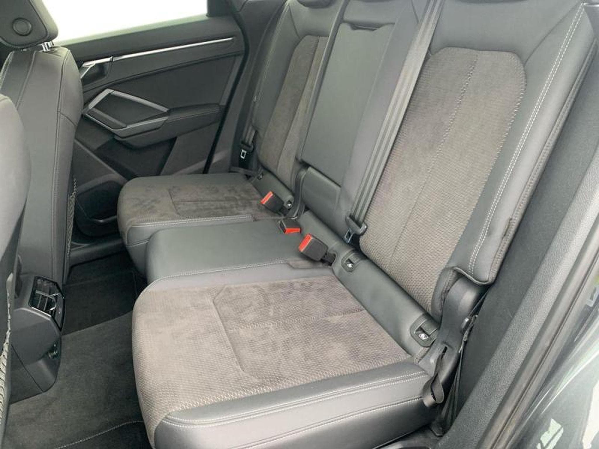 Audi Q3 Ambition (2019) - Photo 10