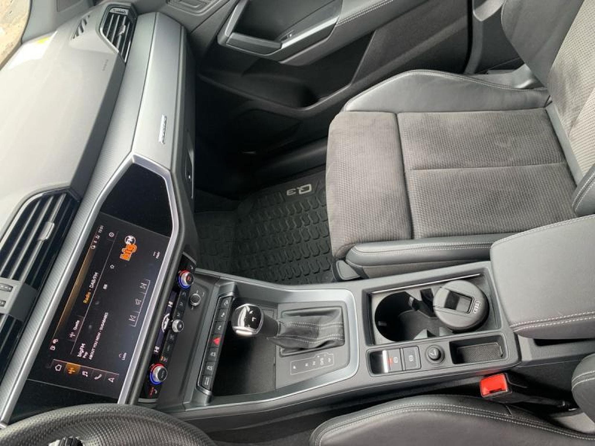 Audi Q3 Ambition (2019) - Photo 24