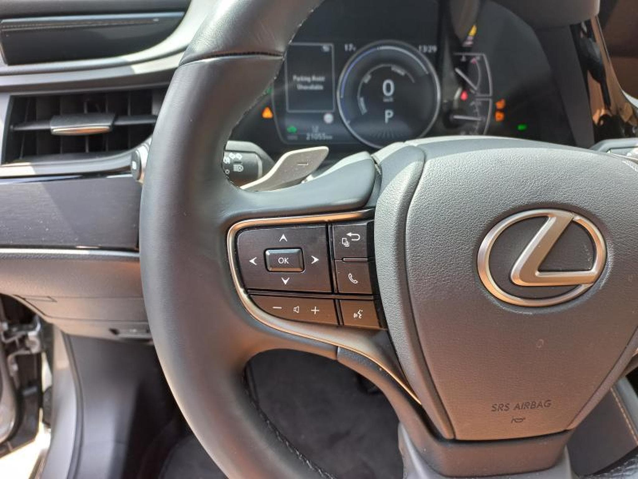 Lexus ES F SPORT Design (2023) - Photo 11