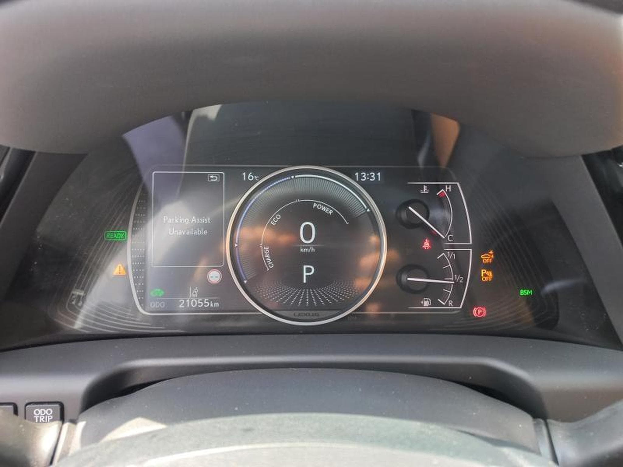 Lexus ES F SPORT Design (2023) - Photo 16